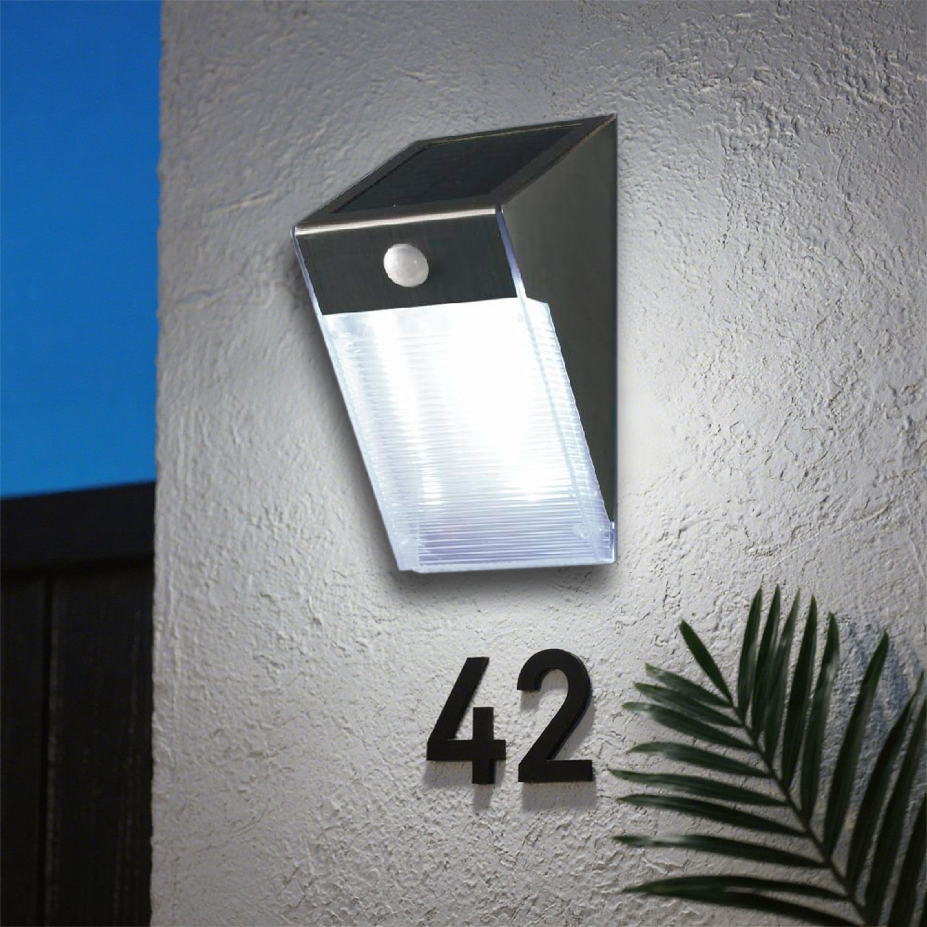 #slider-caption-0 Solaris Path Light