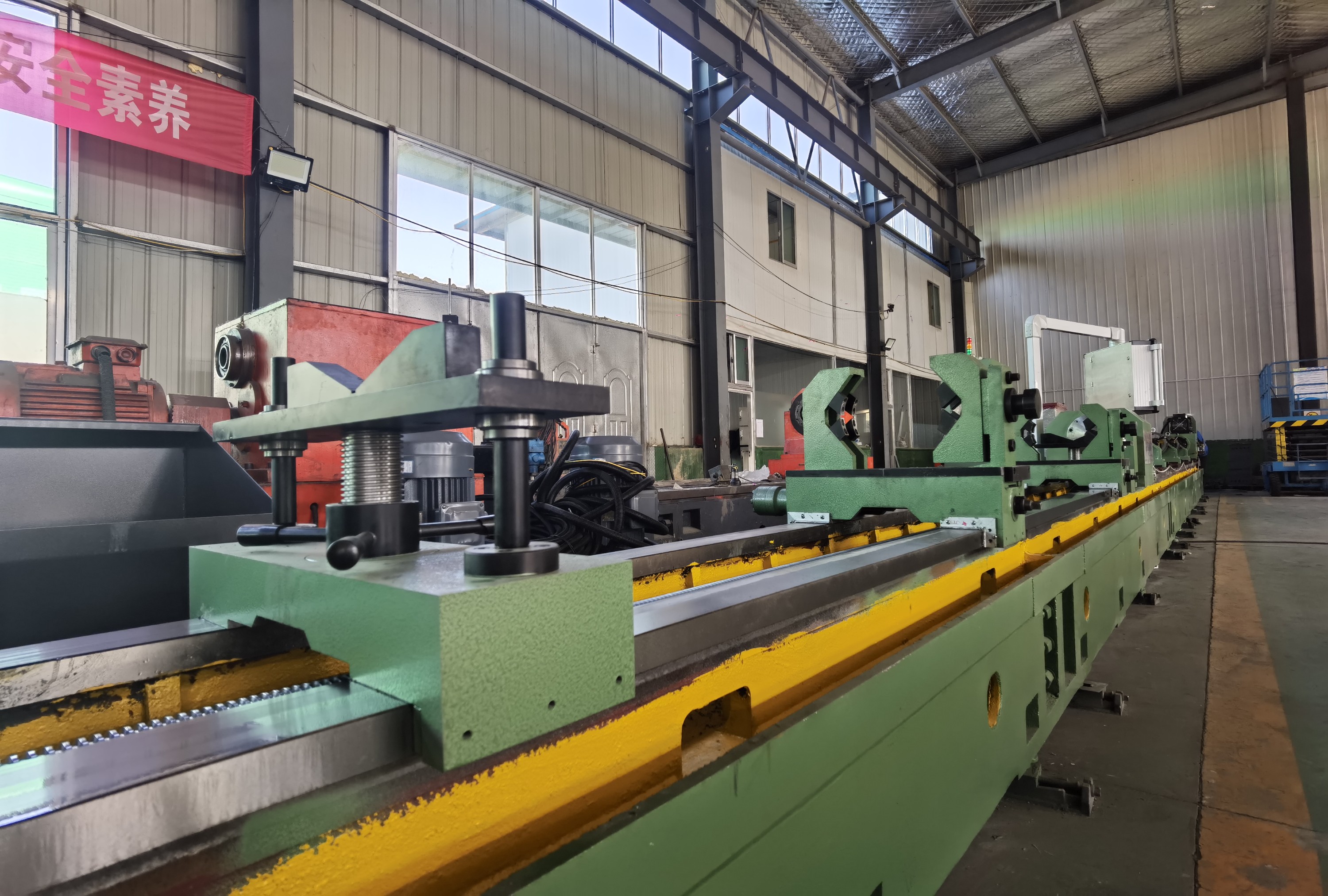 Deep hole CNC scraping and rolling machine TGK 25 
