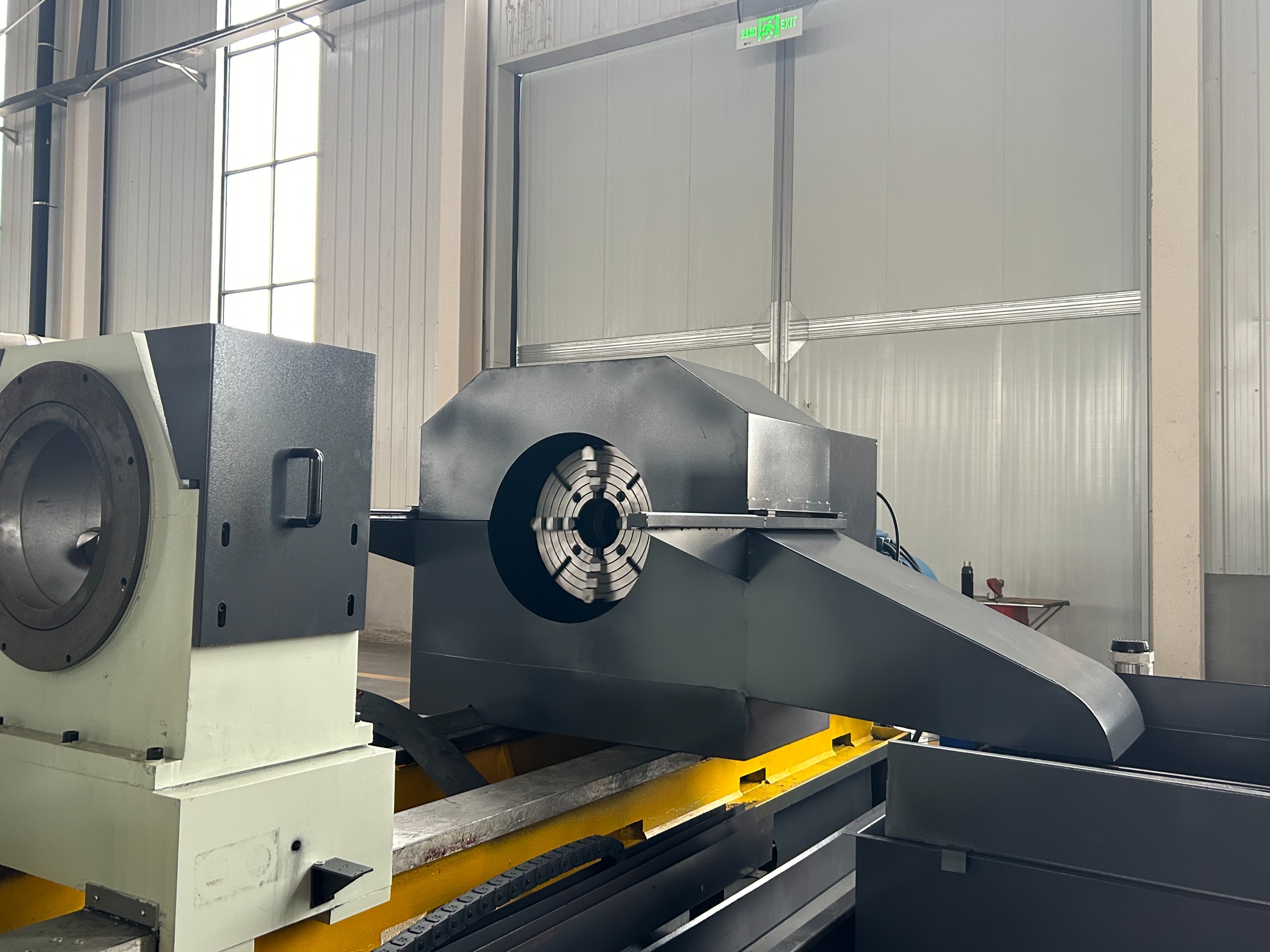 Deep hole drilling and boring machine tools are used in more and more machine tool industries