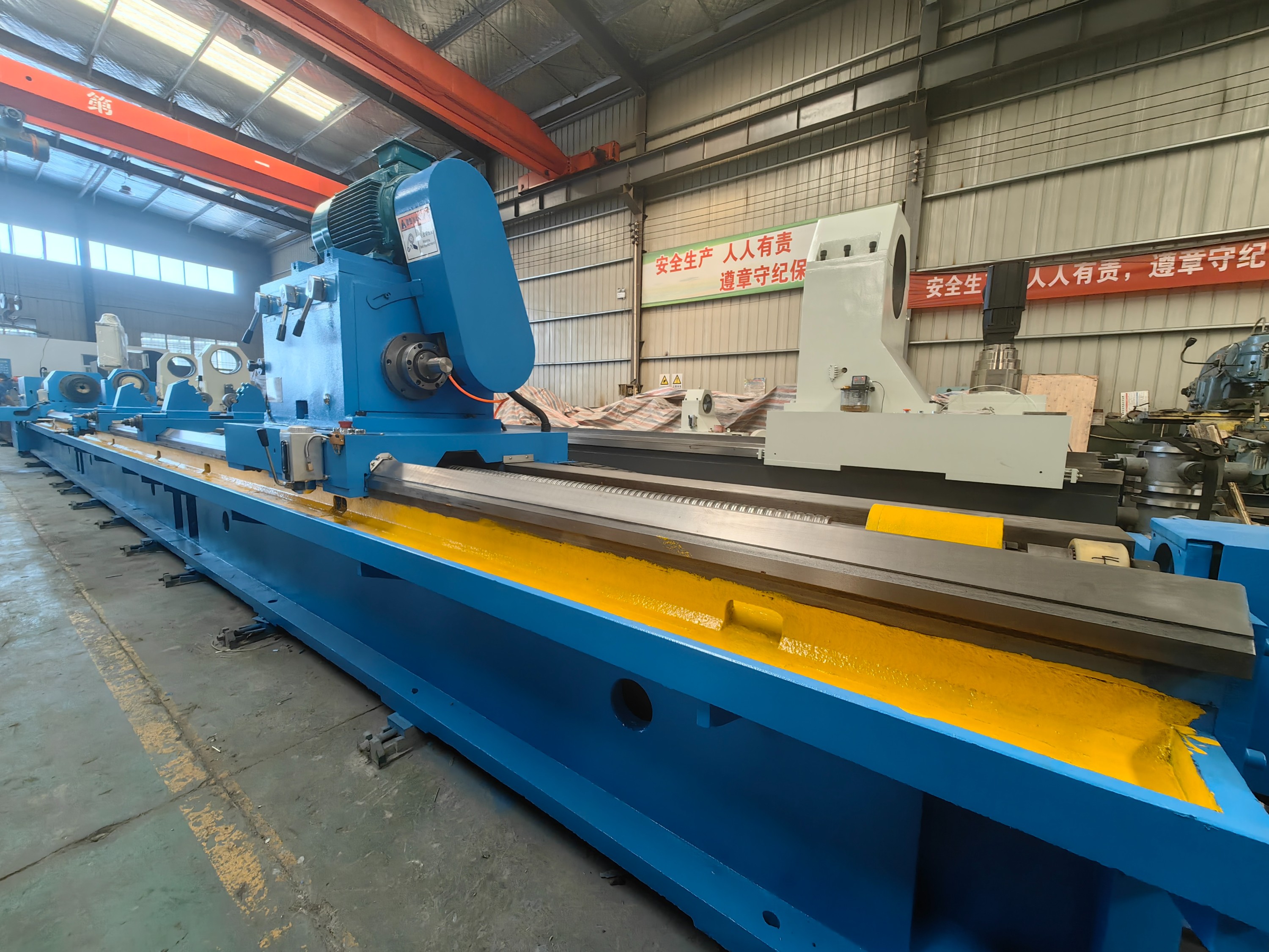 Deep hole drilling and boring machine TK2120/TK2125