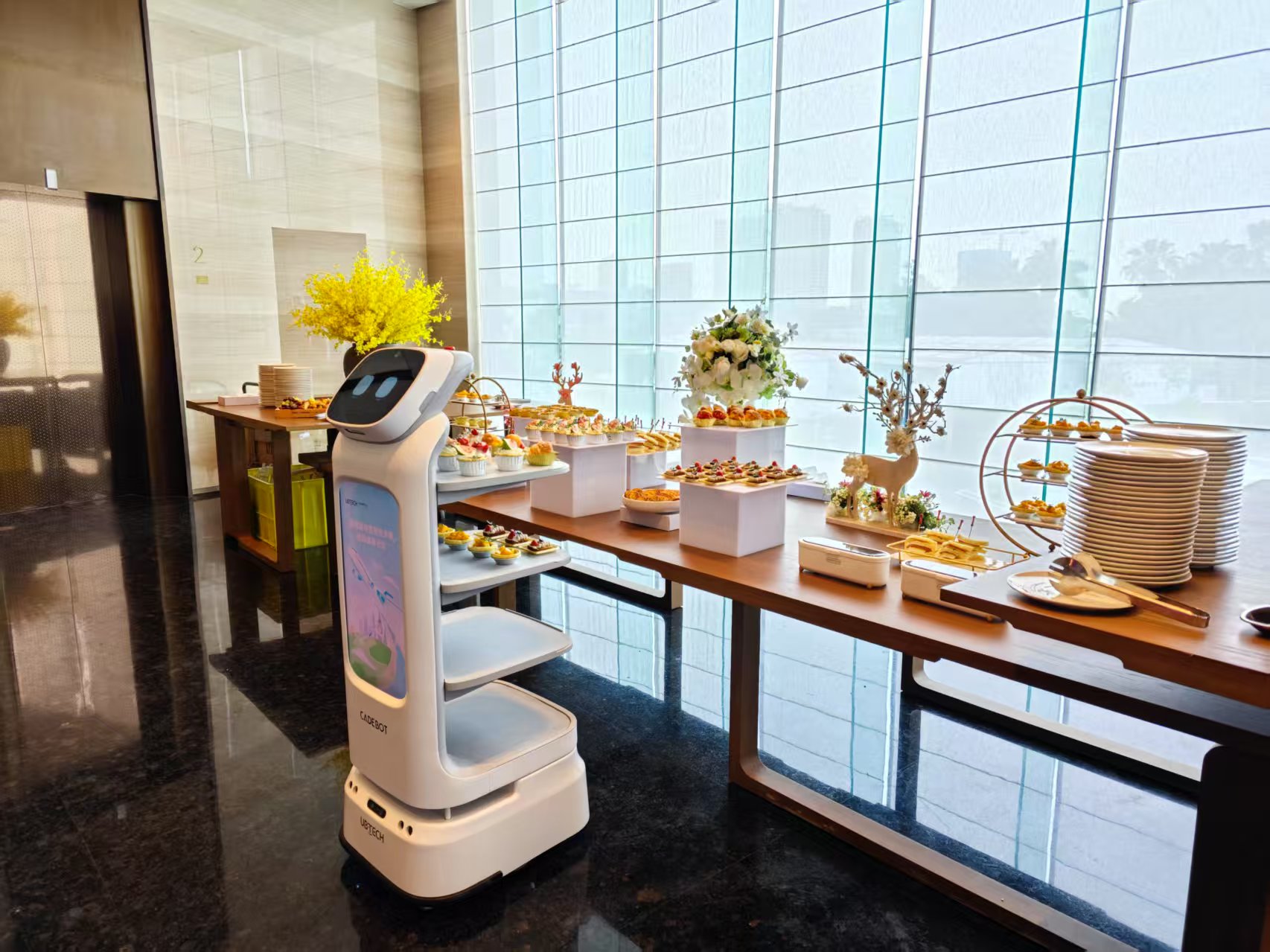 Aoman Future's smart delivery robot in operation