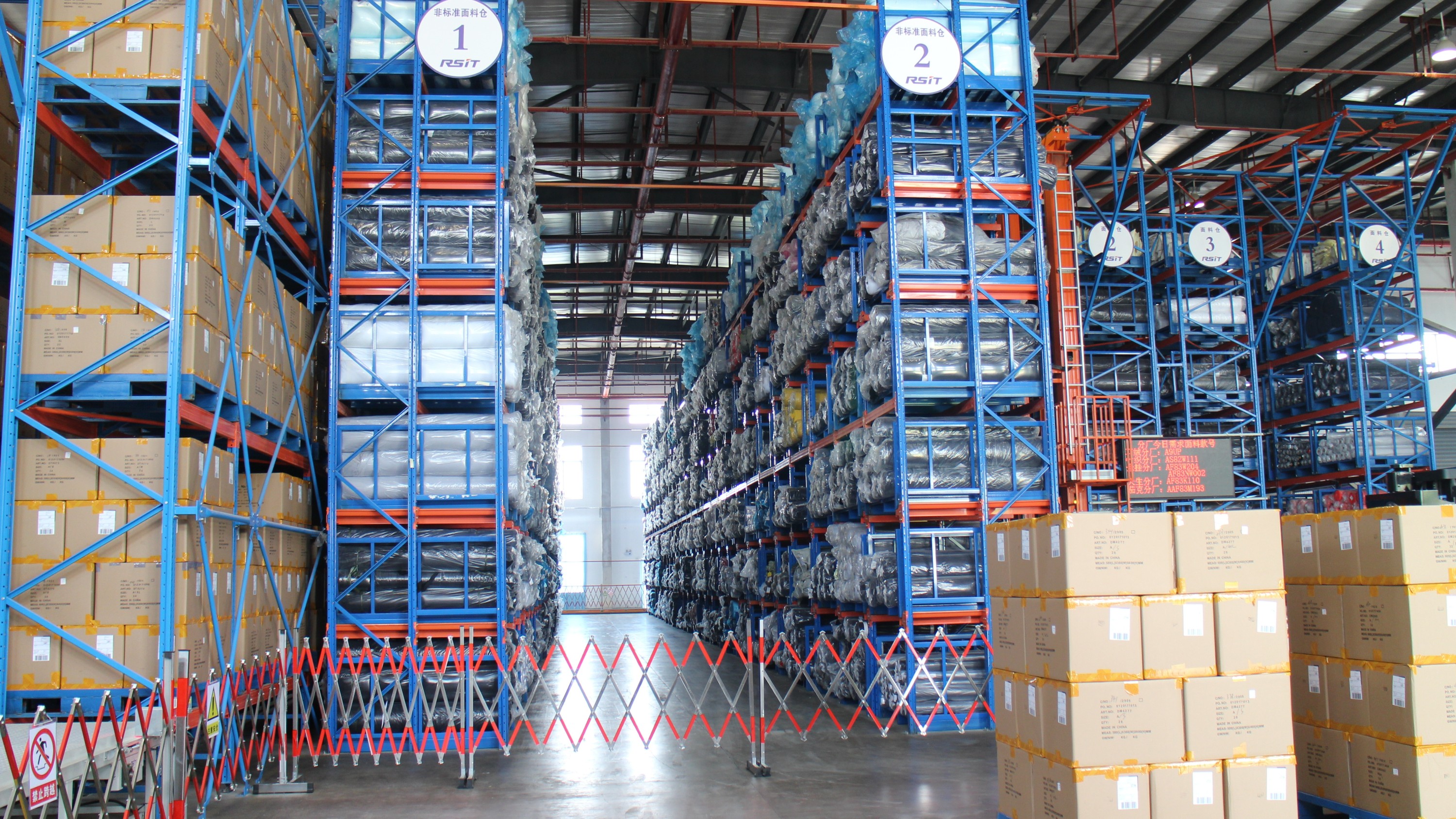 Project 009 &ndash; 2 Warehouses, Total 5 Stacker Cranes