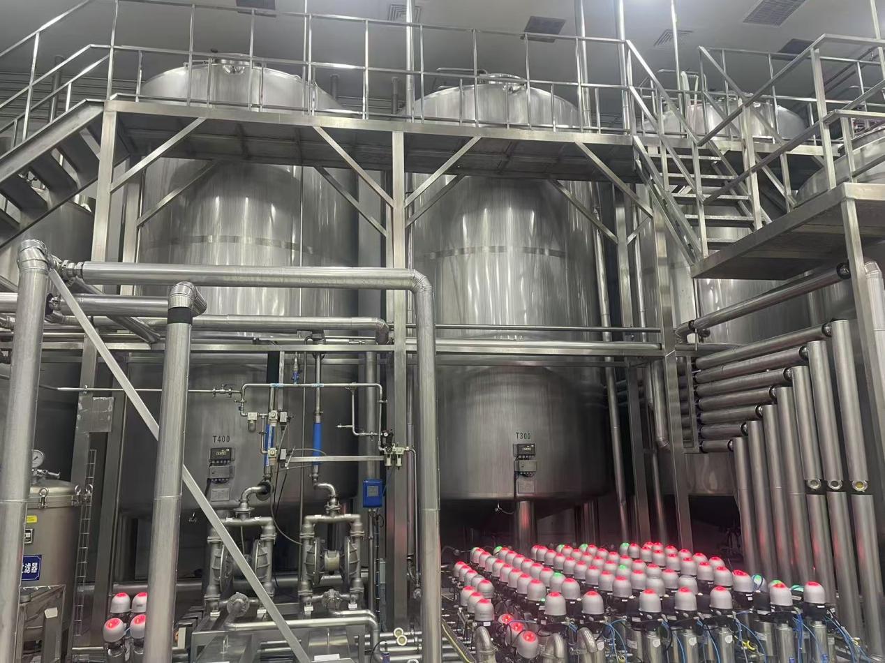 Storage tanks and control valve arrays