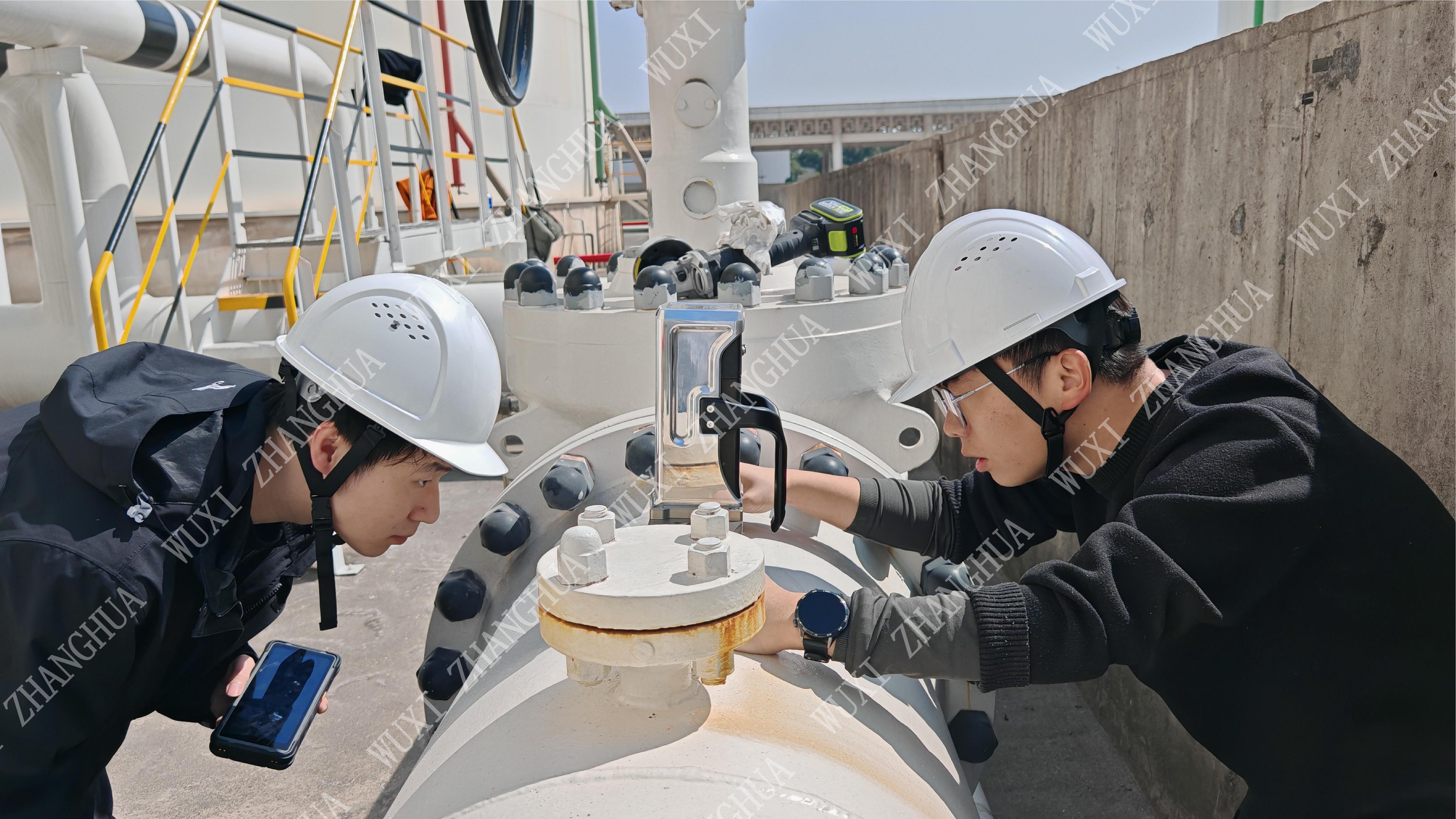 Building safety database for pipeline strength evolution