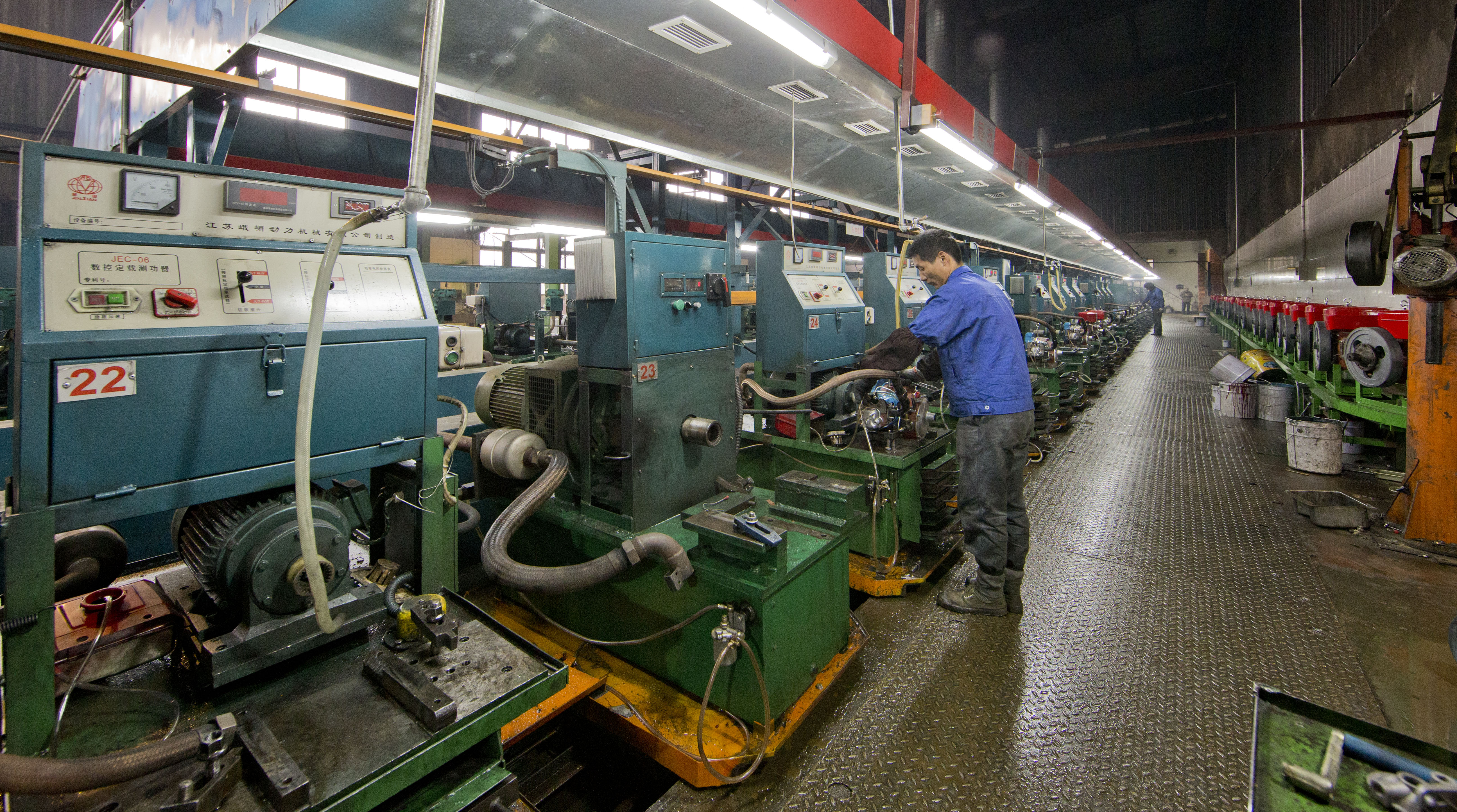 Modern diesel engine assembly line at a Chinese factory