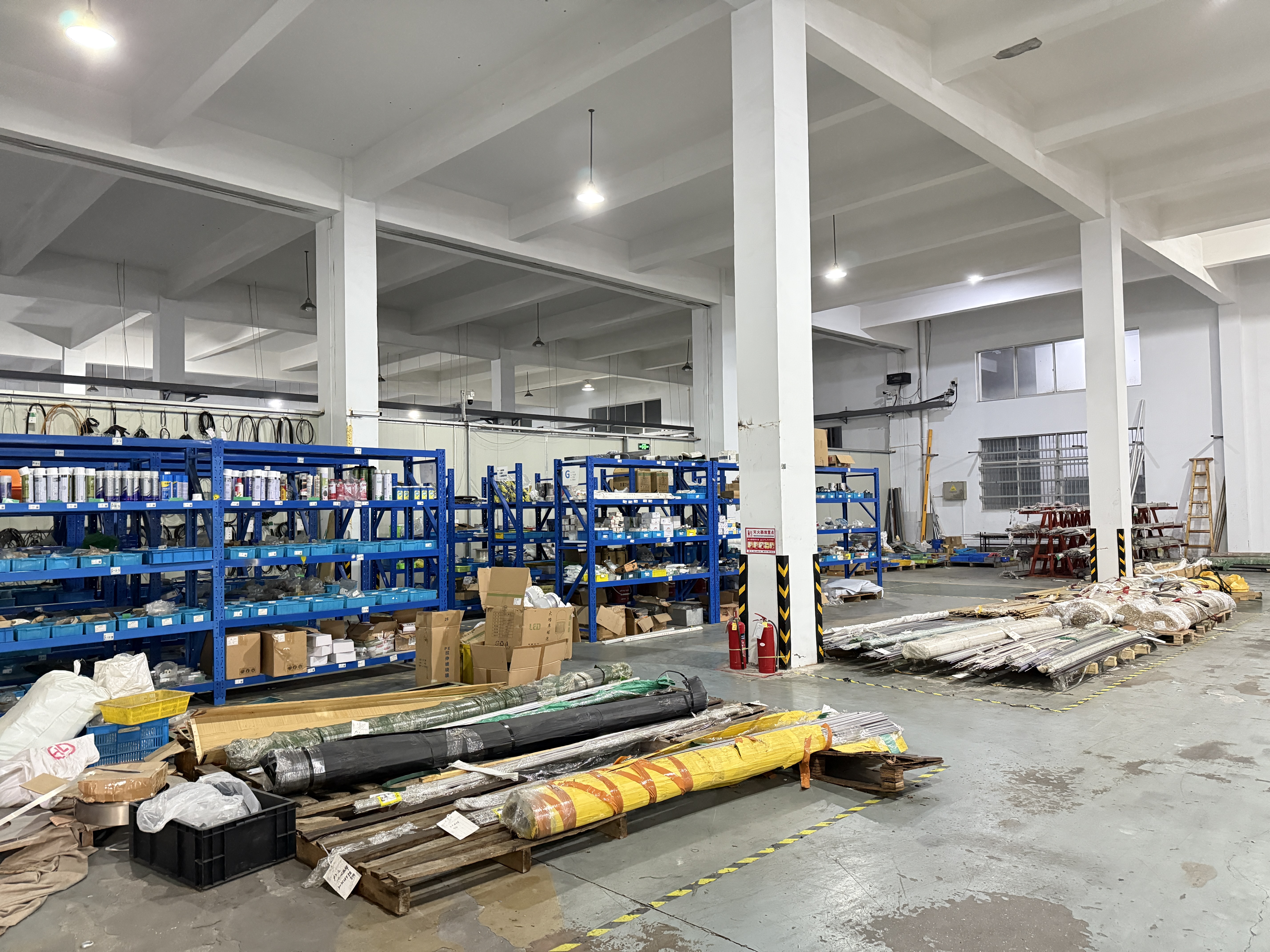 Organized warehouse for efficient logistics