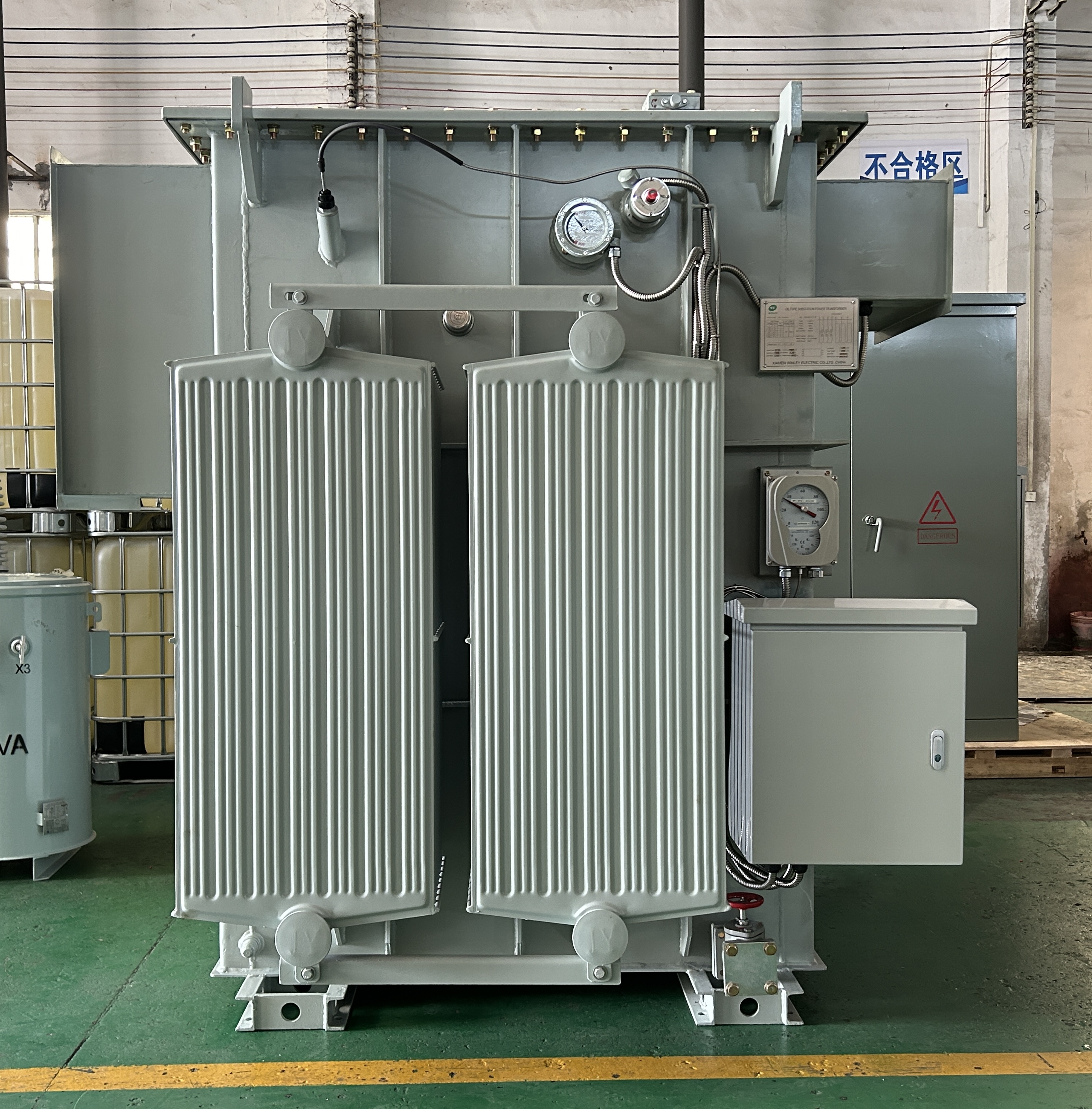 1000 kVA three-phase power distribution substation transformer
