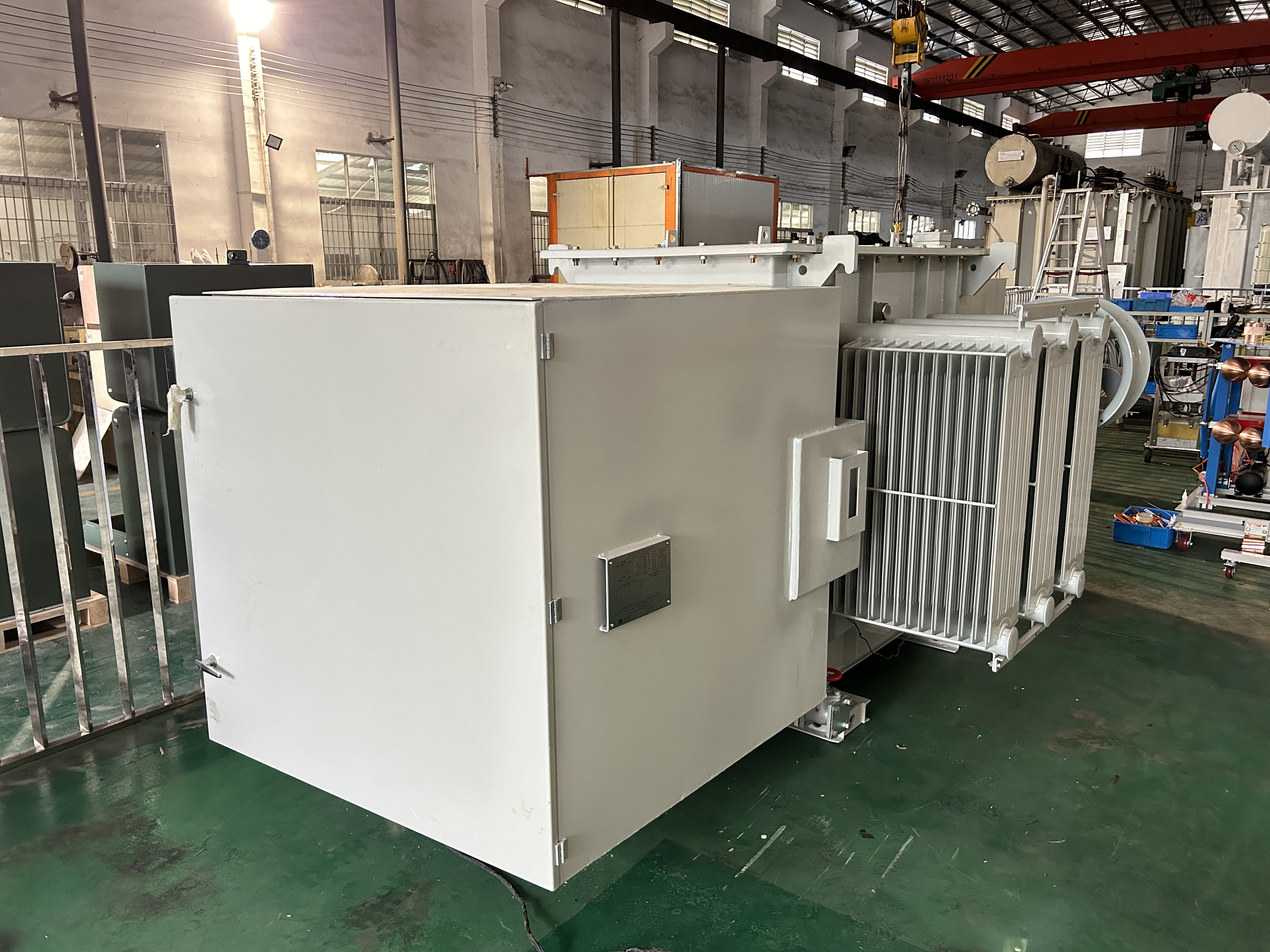 1500 kVA Substation Power Transformer oil immersed with bushings and cooling fins