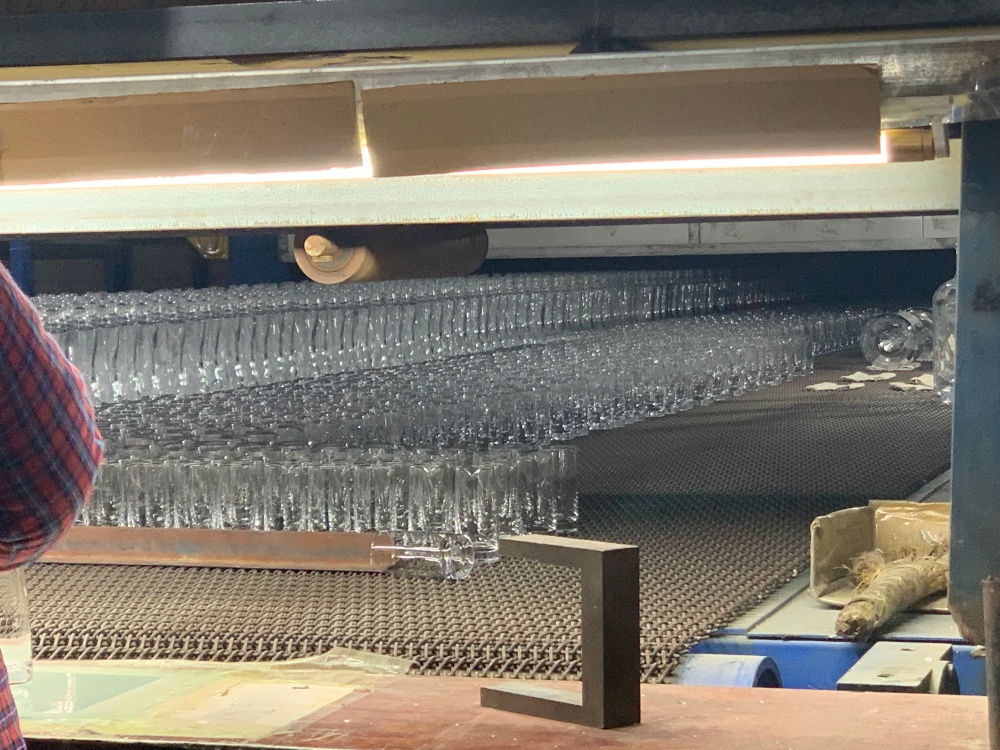 Quality inspection of glassware