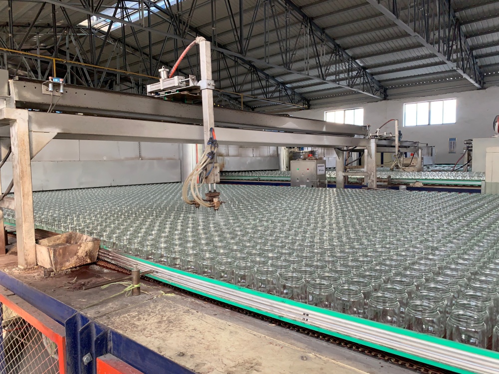 Glassware annealing oven