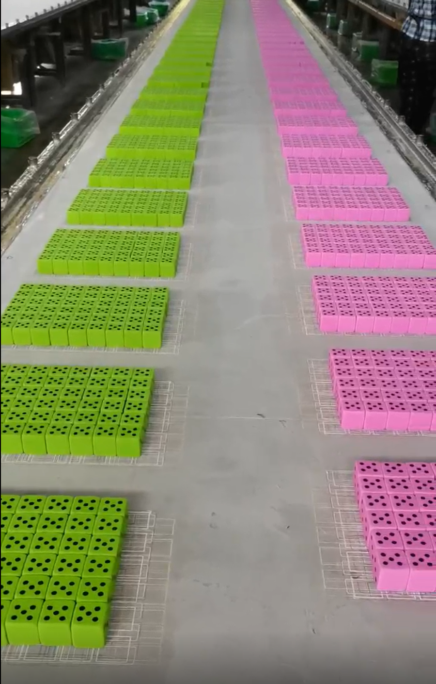 Production workshop at Kunshan Crystal Culture