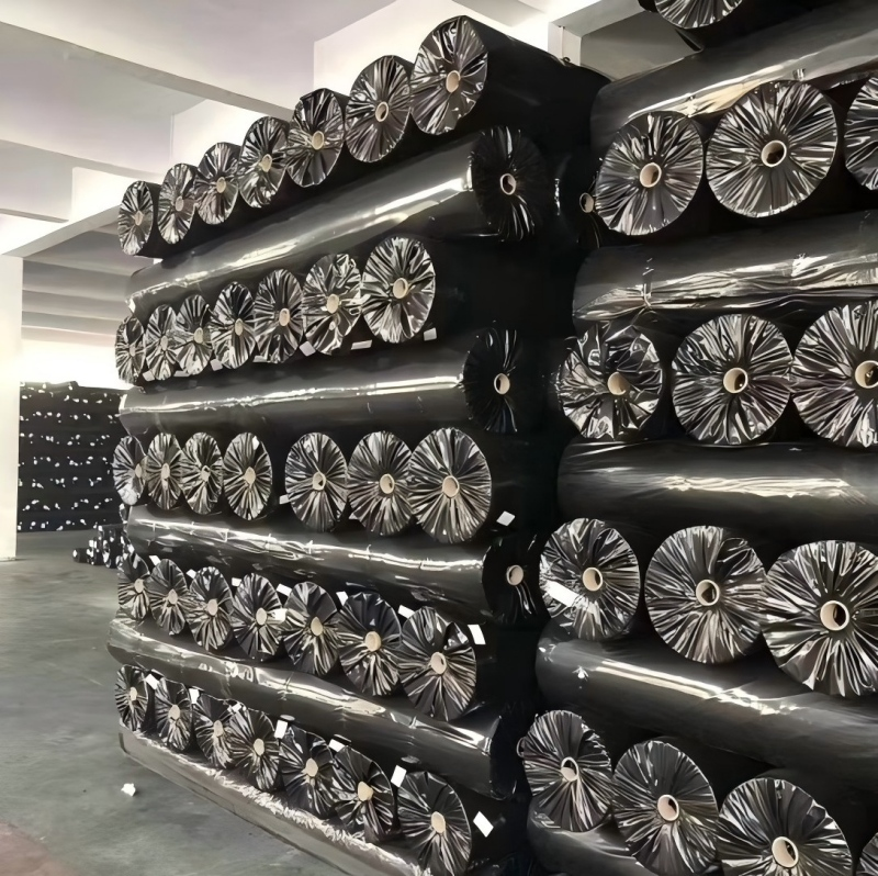 Mini roll geotextiles for convenient handling