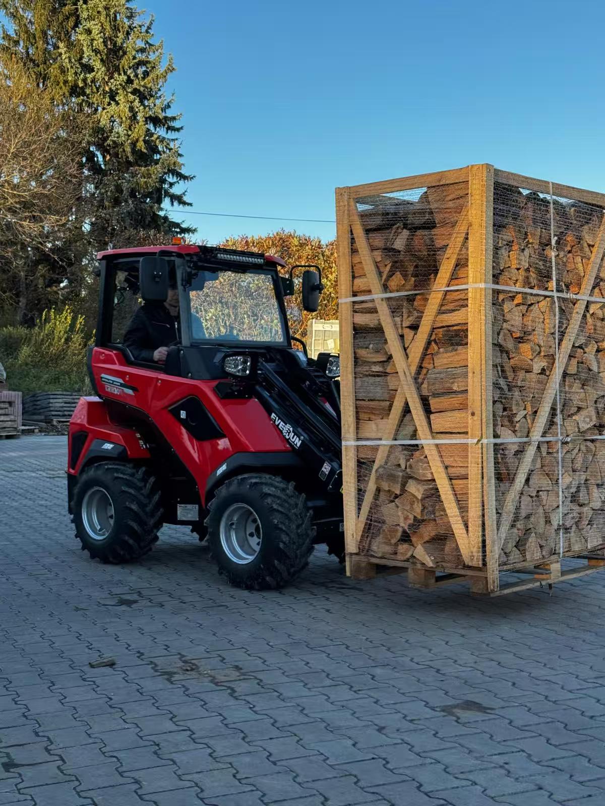 Compact wheel loader ERW1230T operating in a construction site