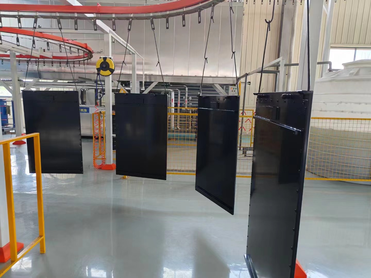 Coated cooling plate for ESS