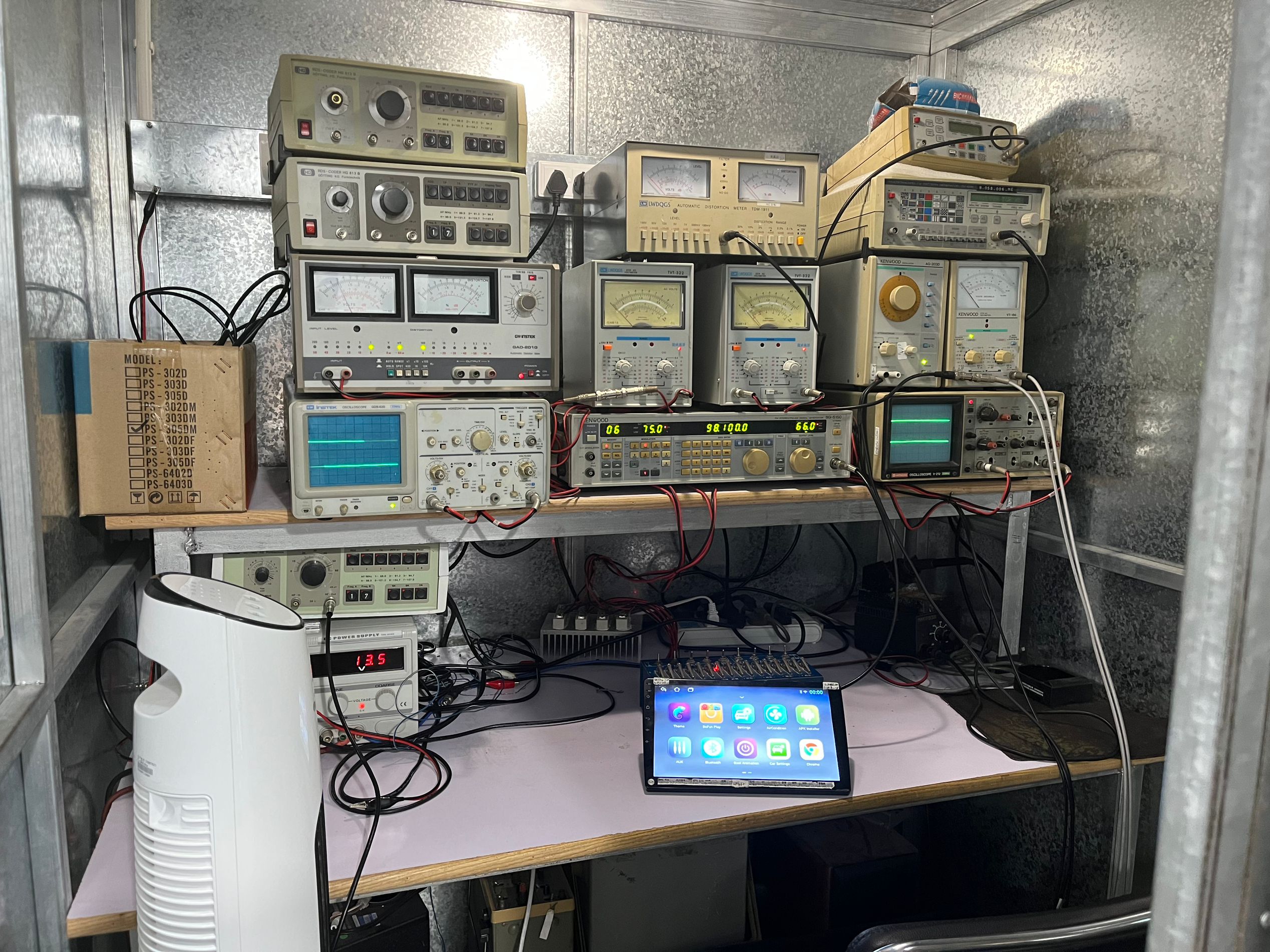 TOPNAVI 72-hour full-load aging test for aftermarket car radios before shipment