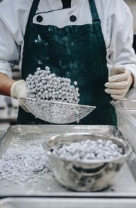 Pearl making 