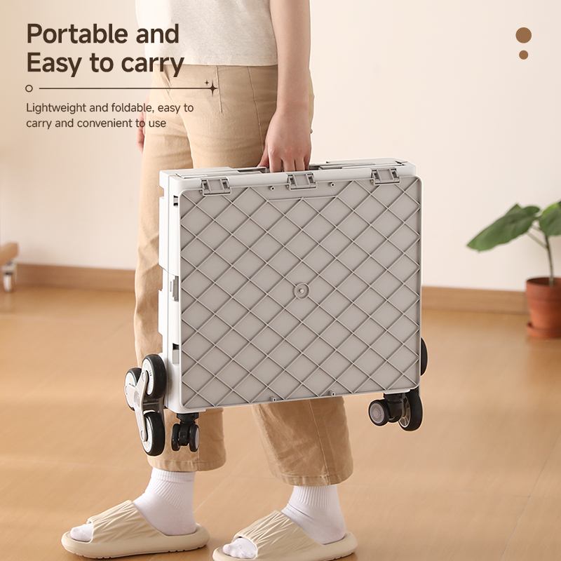 Lightweight foldable structure makes it easy to carry around.