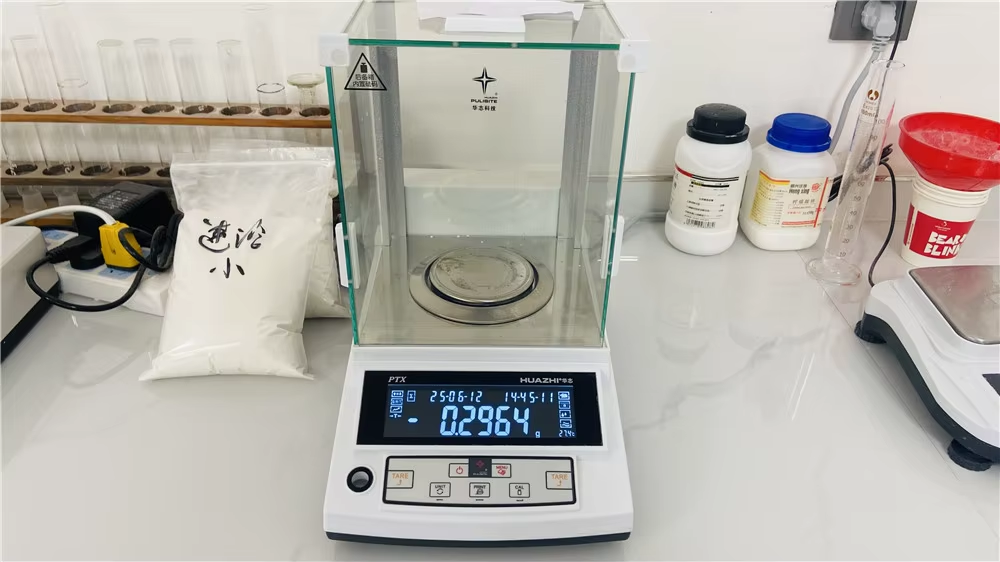 Precision electronic scale used for HPMC quality control at BANGCEL®
