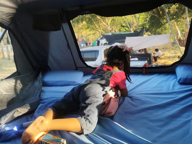 MARVELOUS rooftop tent in use by a customer in Georgia