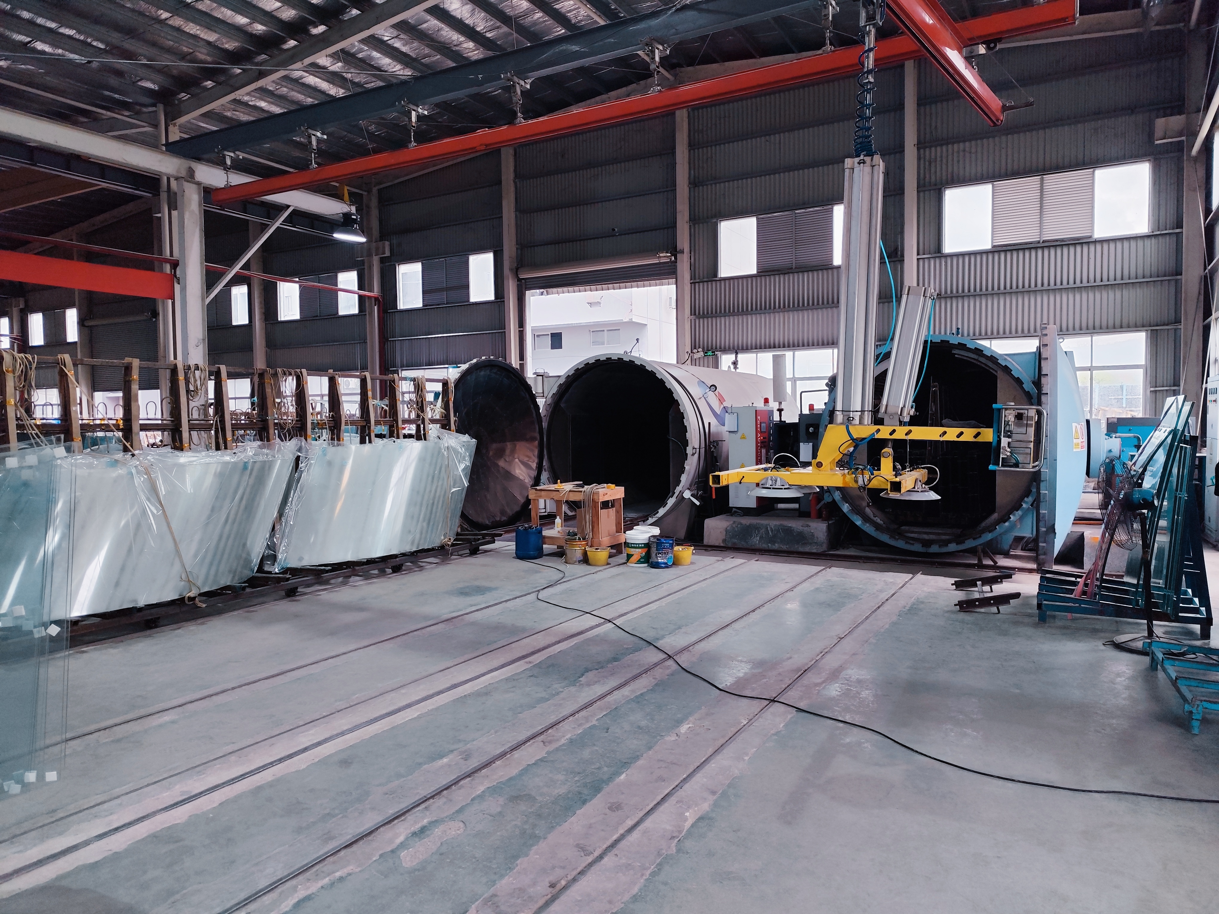 Autoclave for laminated glass production at DYGLASS