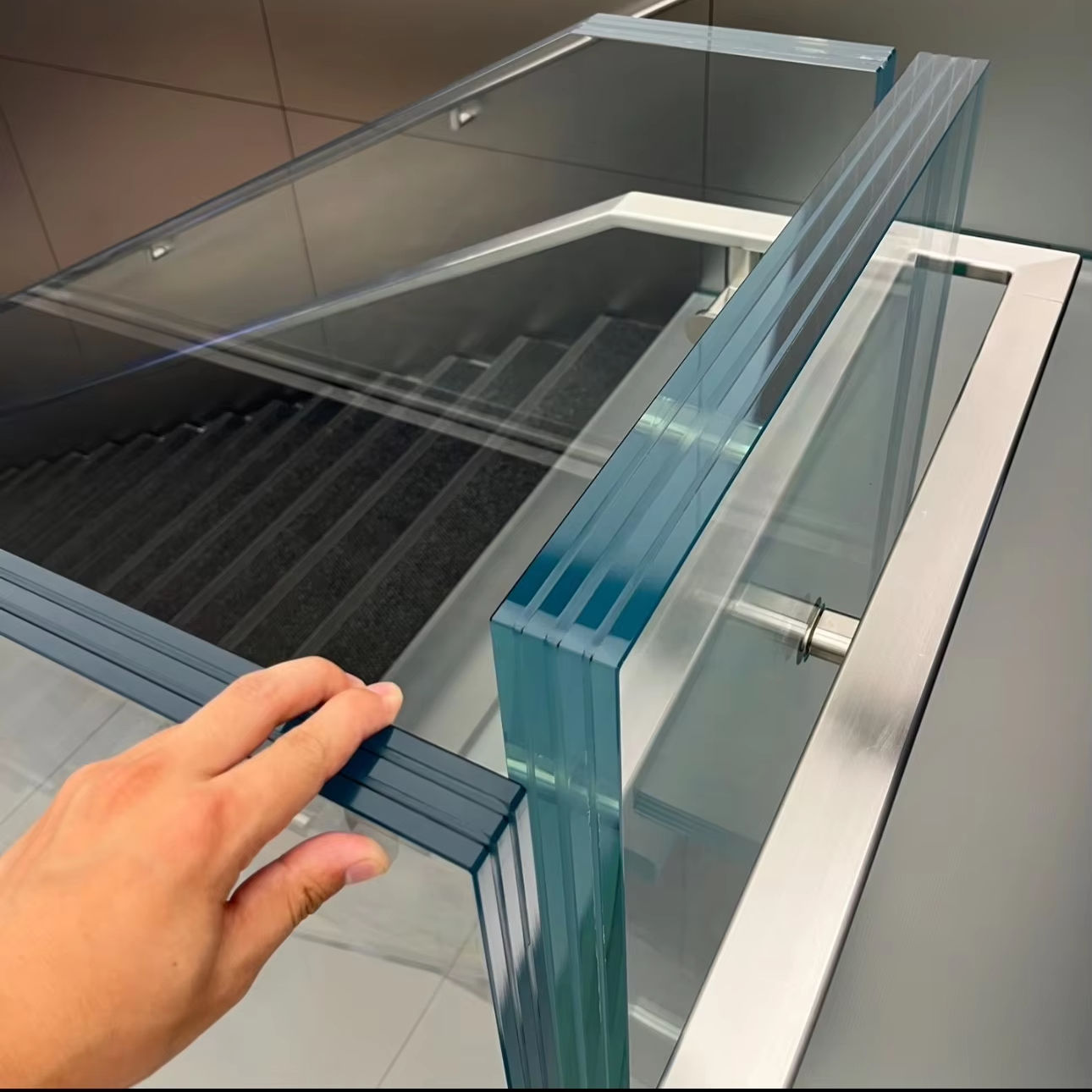 Laminated glass sample for custom building glass projects