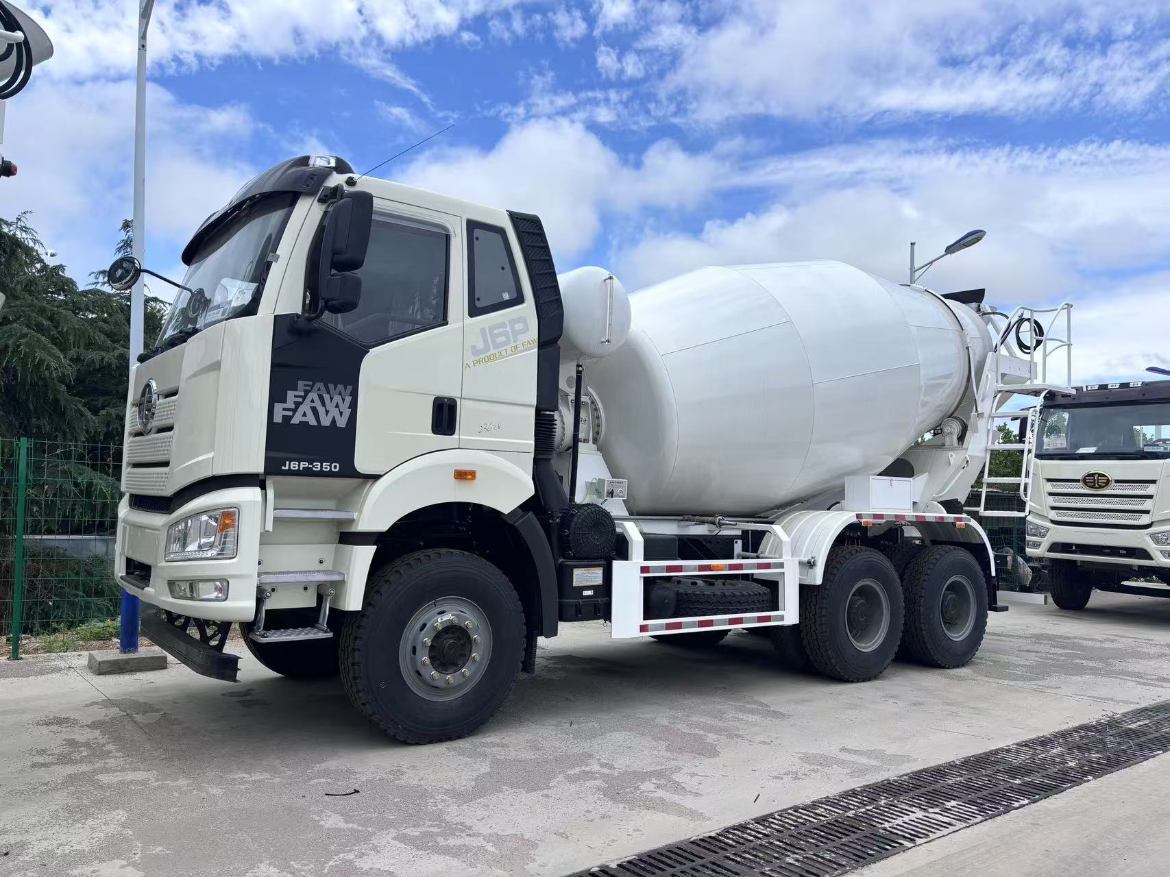 FAW concrete mixer truck for construction site material delivery