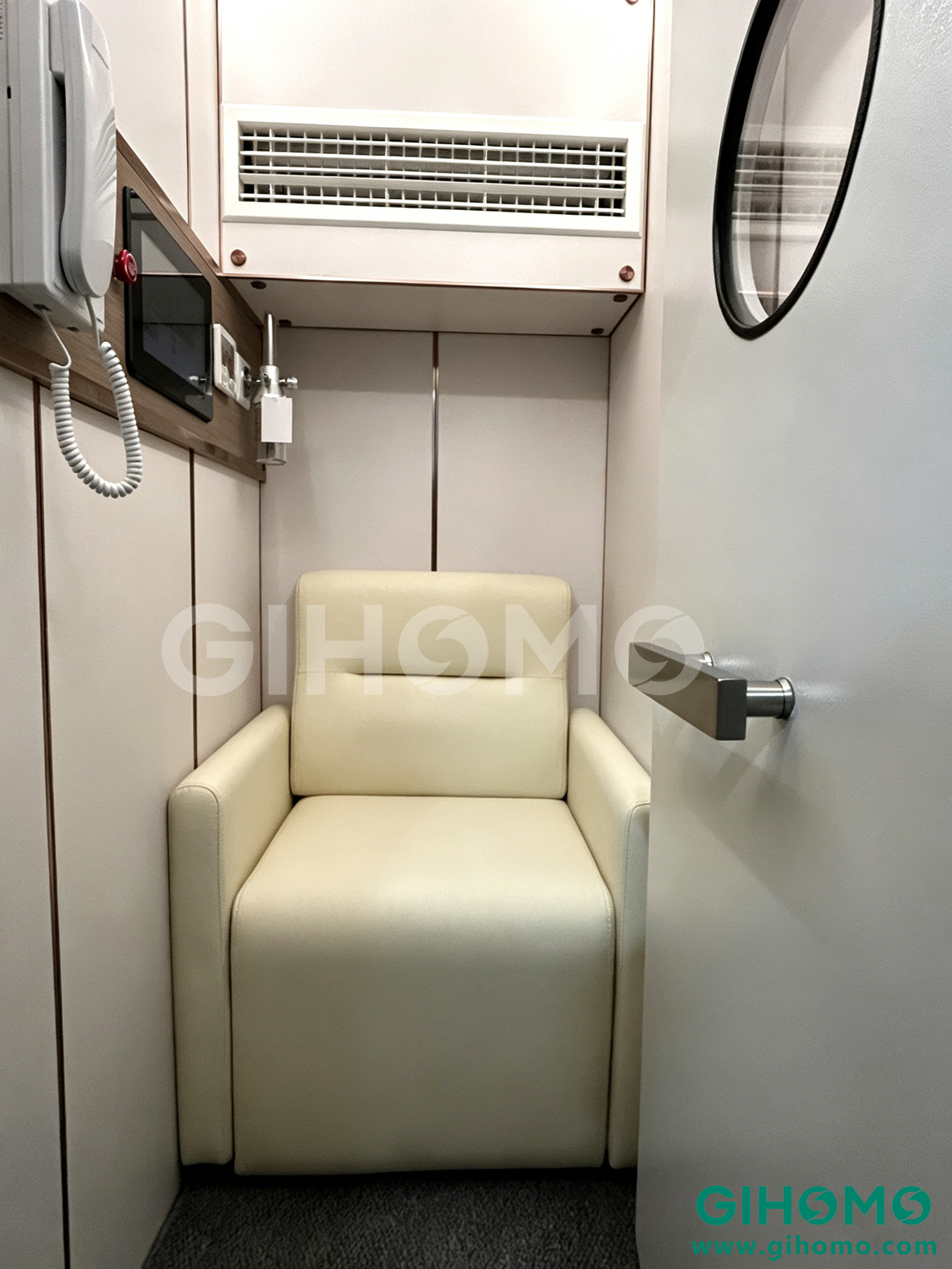 Hyperbaric chamber setup with water-cooled air conditioner