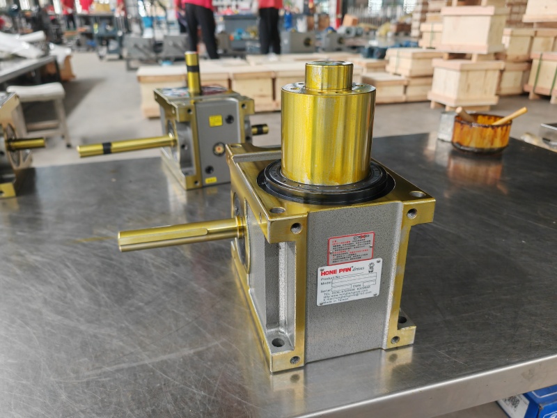 Cam rotary table for high-speed filling applications