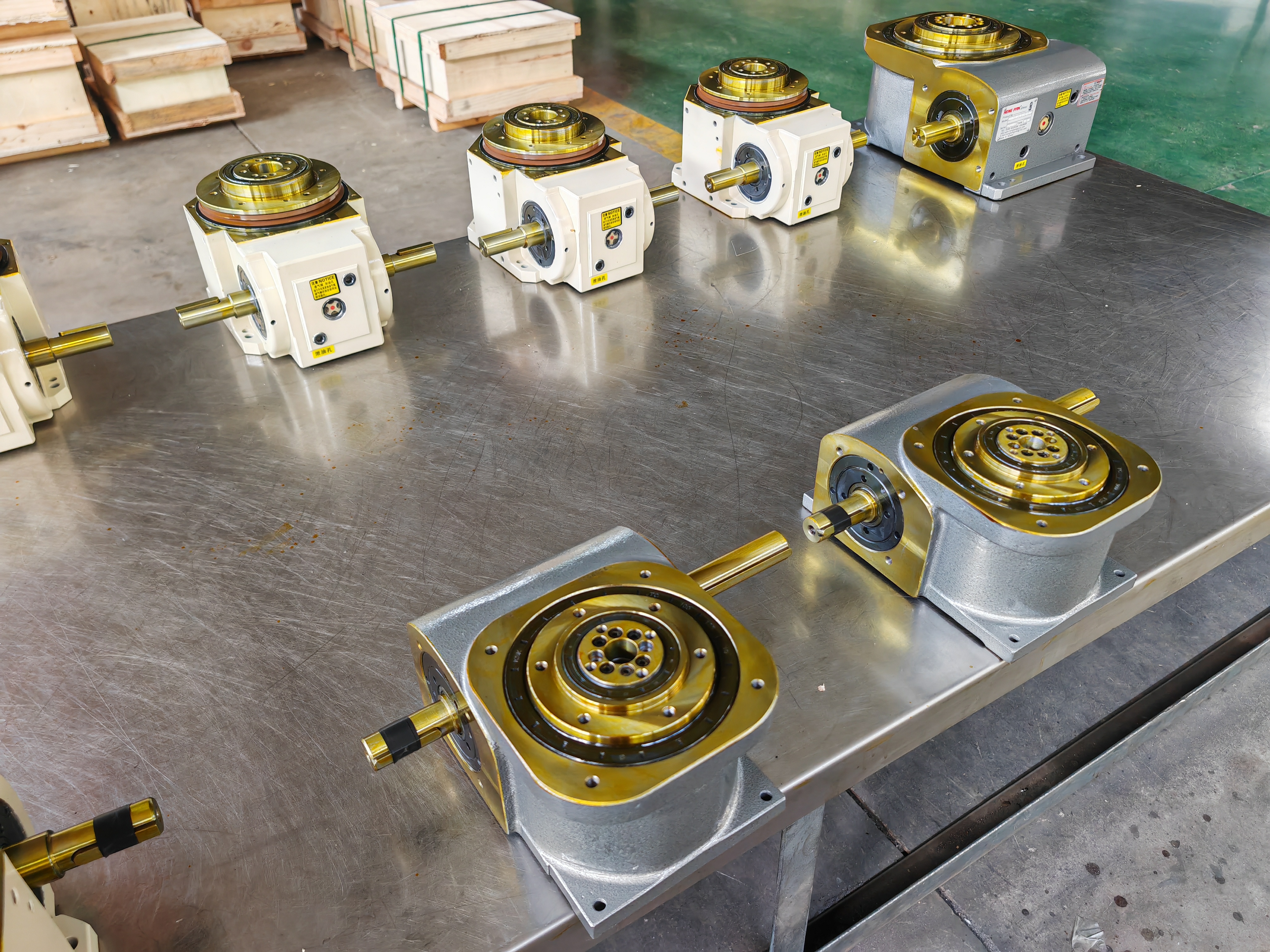 Ultra-thin Table Output (DA) Cam Indexer - Side View