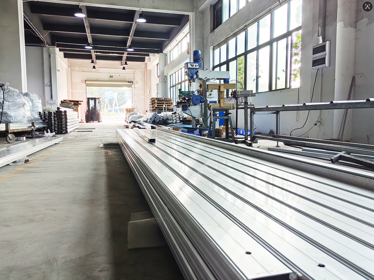 Hardware Manufacturing Workshop