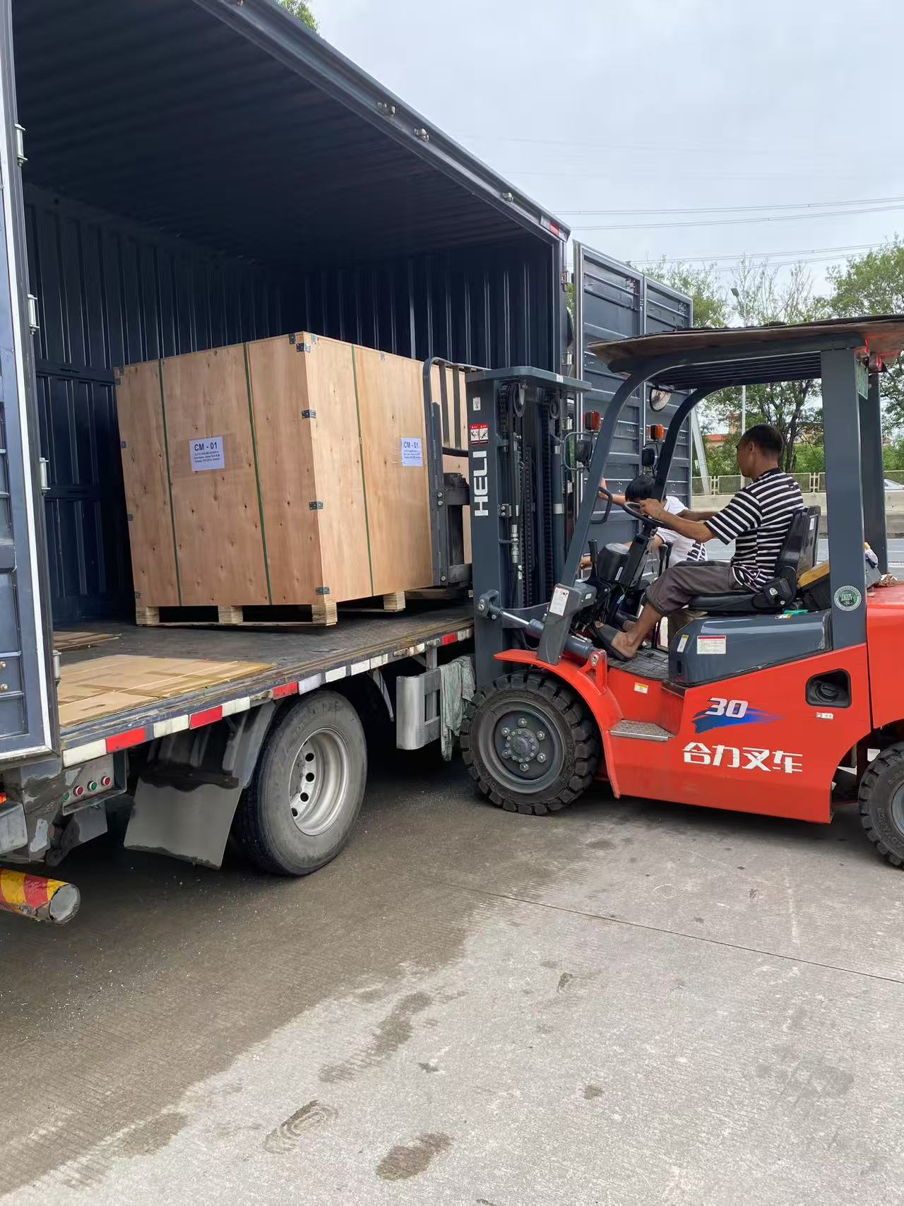 Carton packaging of Stars Glamping luxury tents ready for shipping