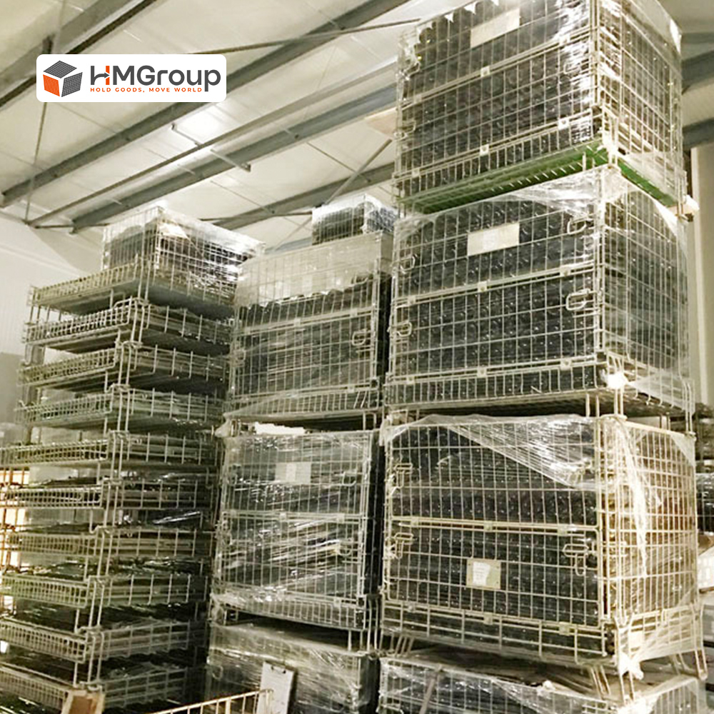 Steel wire container configured for bottled wine storage and handling