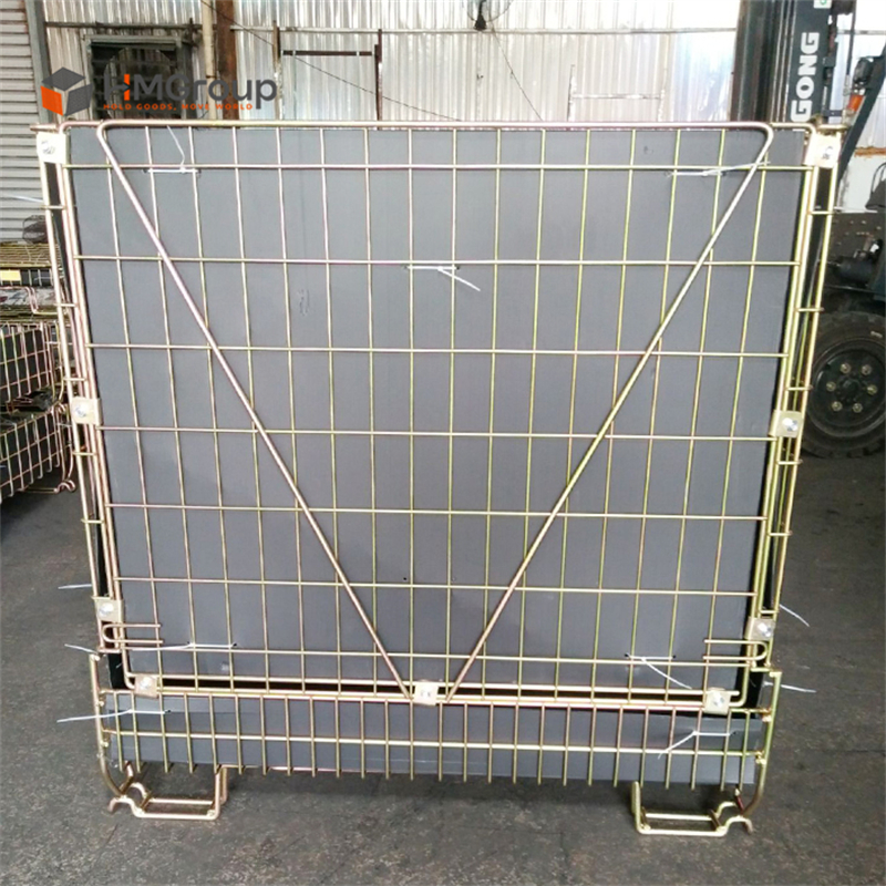 PET Preform Wire Container with PP sheet inner lining in a warehouse