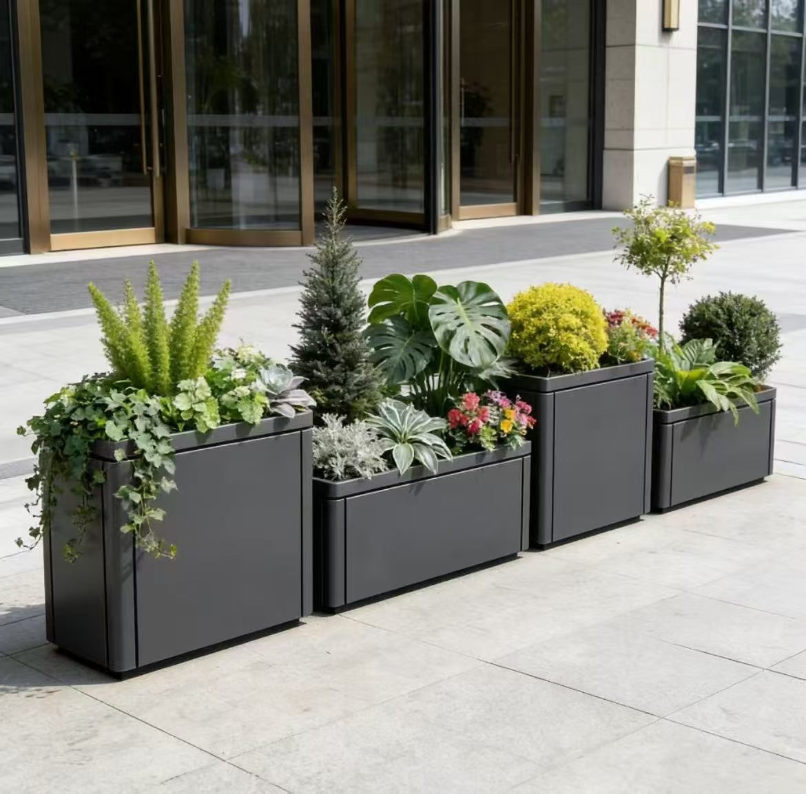 Commercial street planter