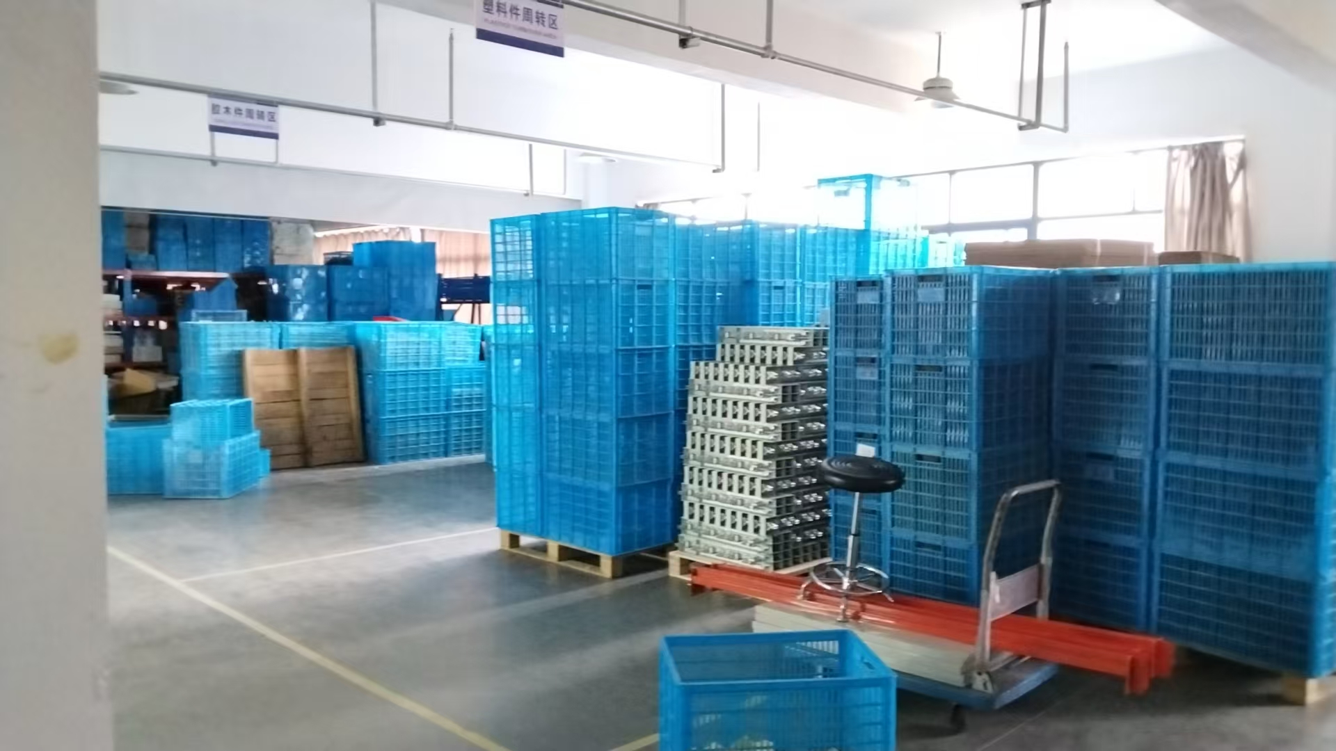 Stock of fuse switch disconnectors and fuse bases ready for sample and bulk delivery