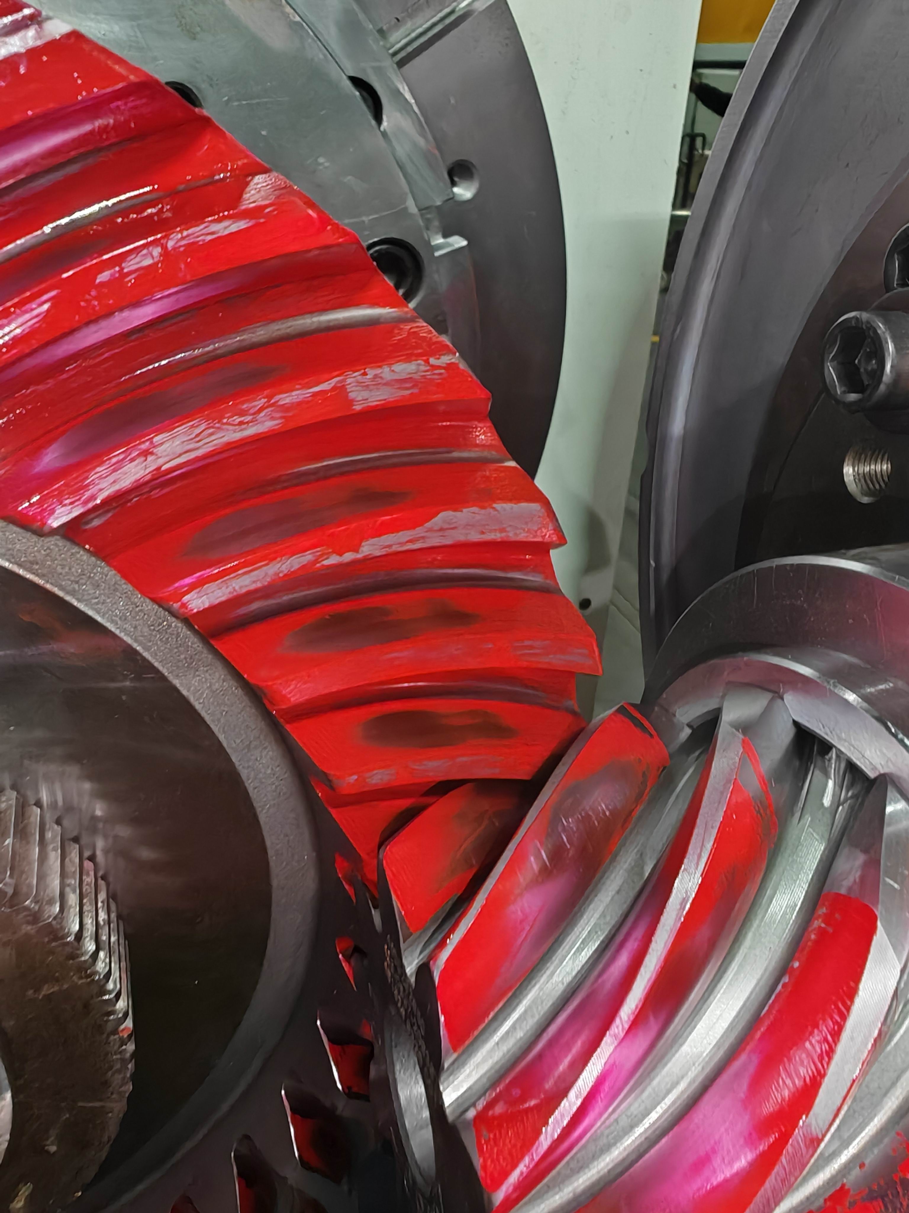 Comparison of gear contact patterns