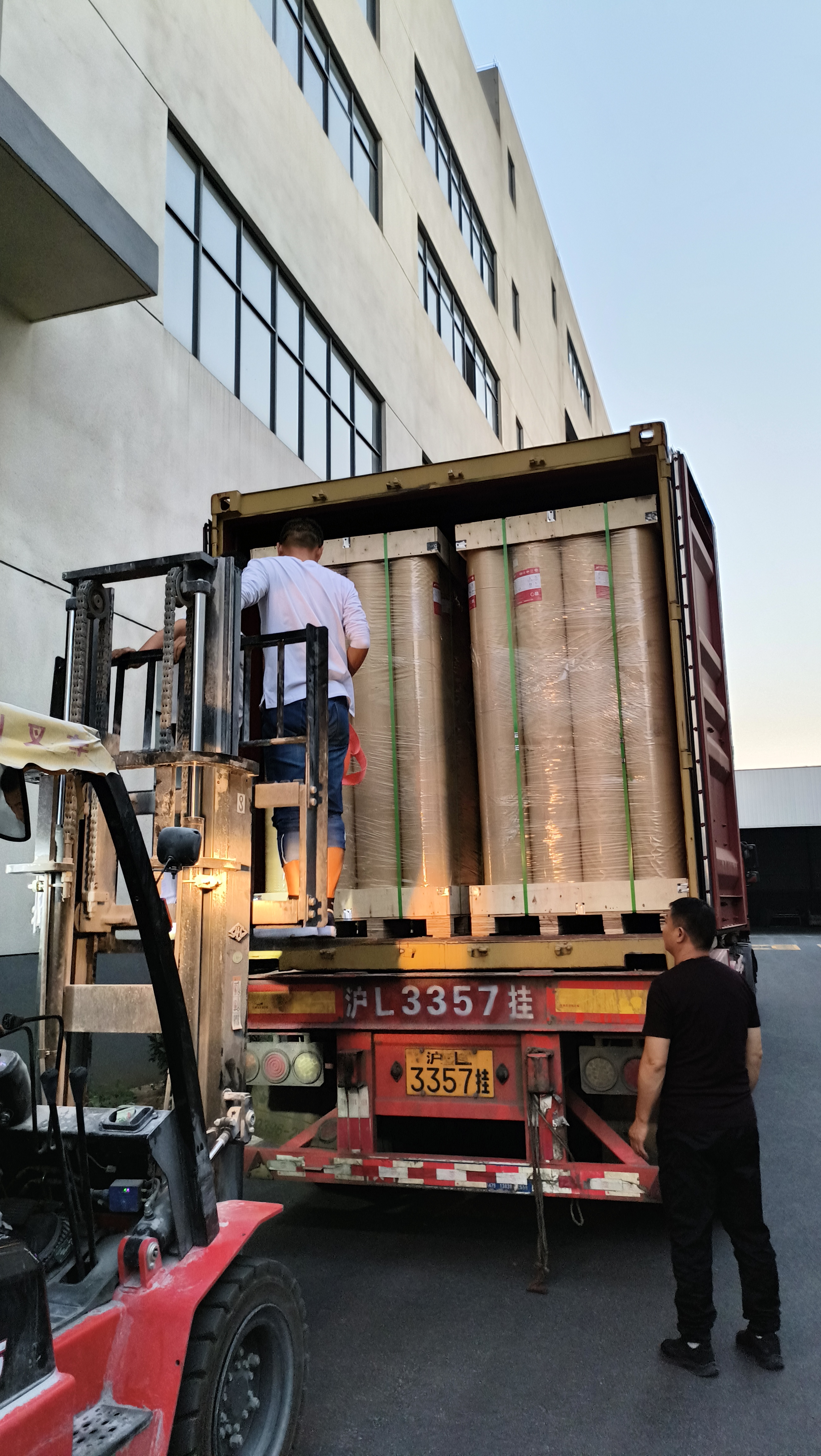 Container shipping at WUXI TEFA DECORATION MATERIAL CO., LTD.