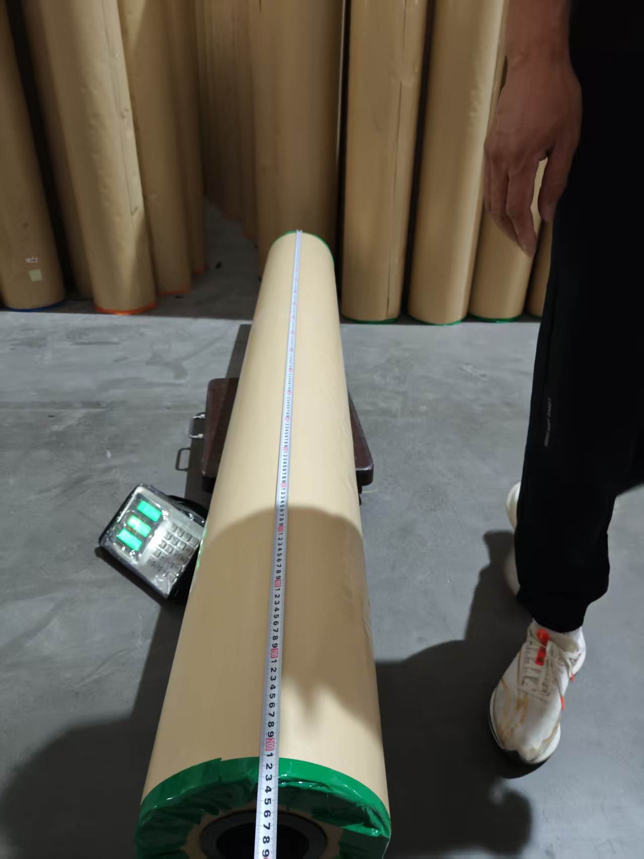 Commercial PVC flooring pre-shipment inspection before bulk dispatch