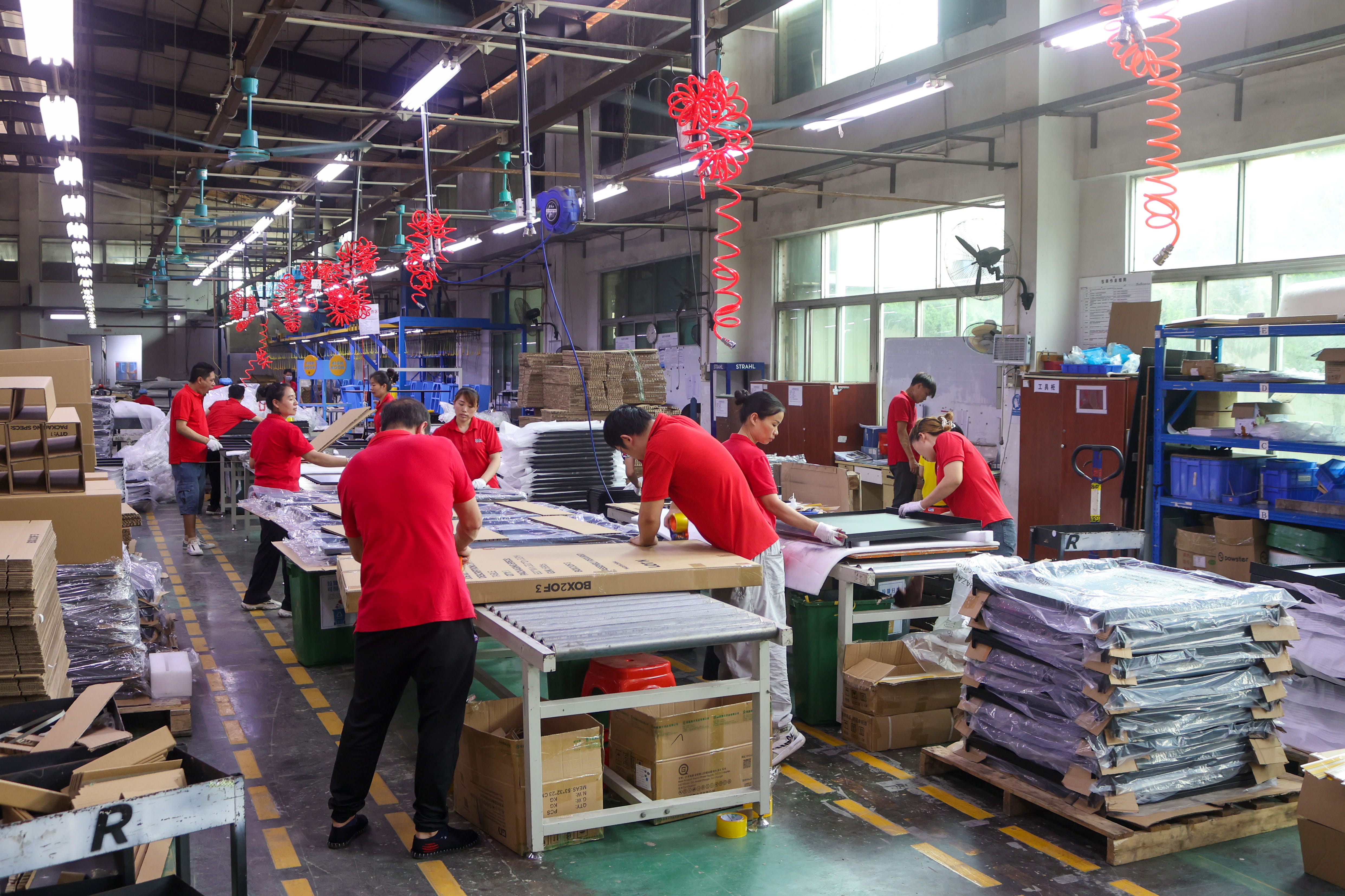 Packing line at a modern display fixtures factory