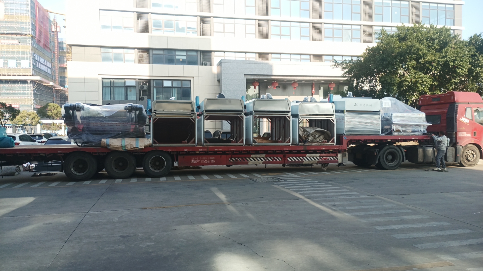 Batch shipment of YUEDA packaging equipment to global markets