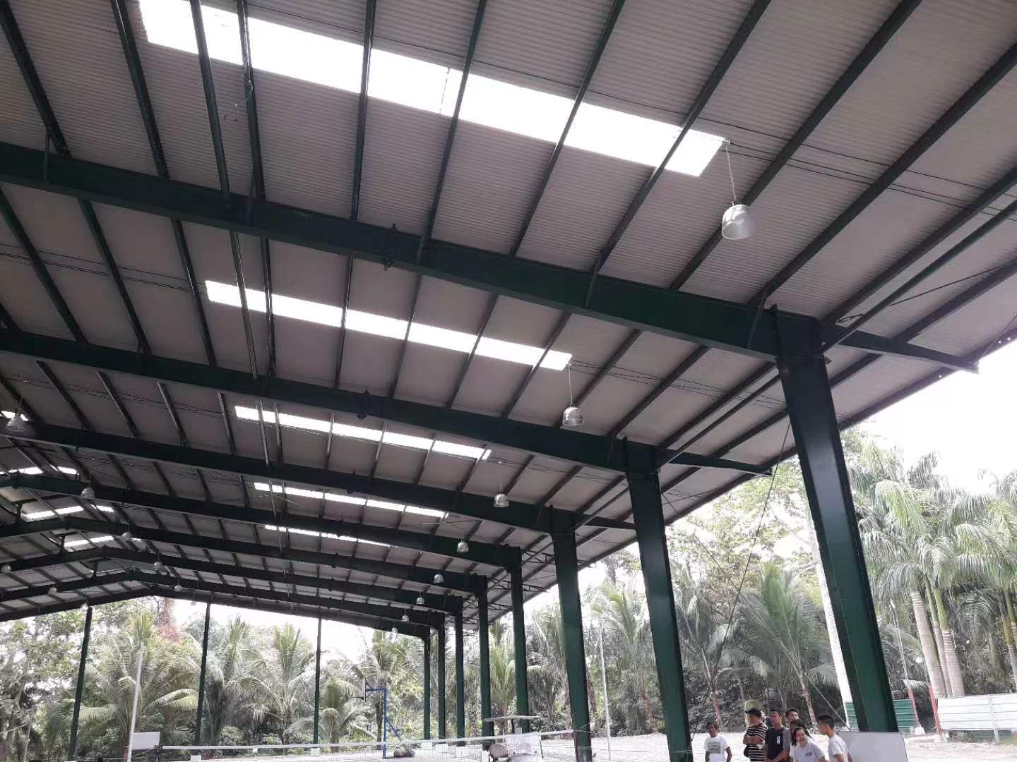 Large-scale prefabricated steel workshop under construction in the Philippines