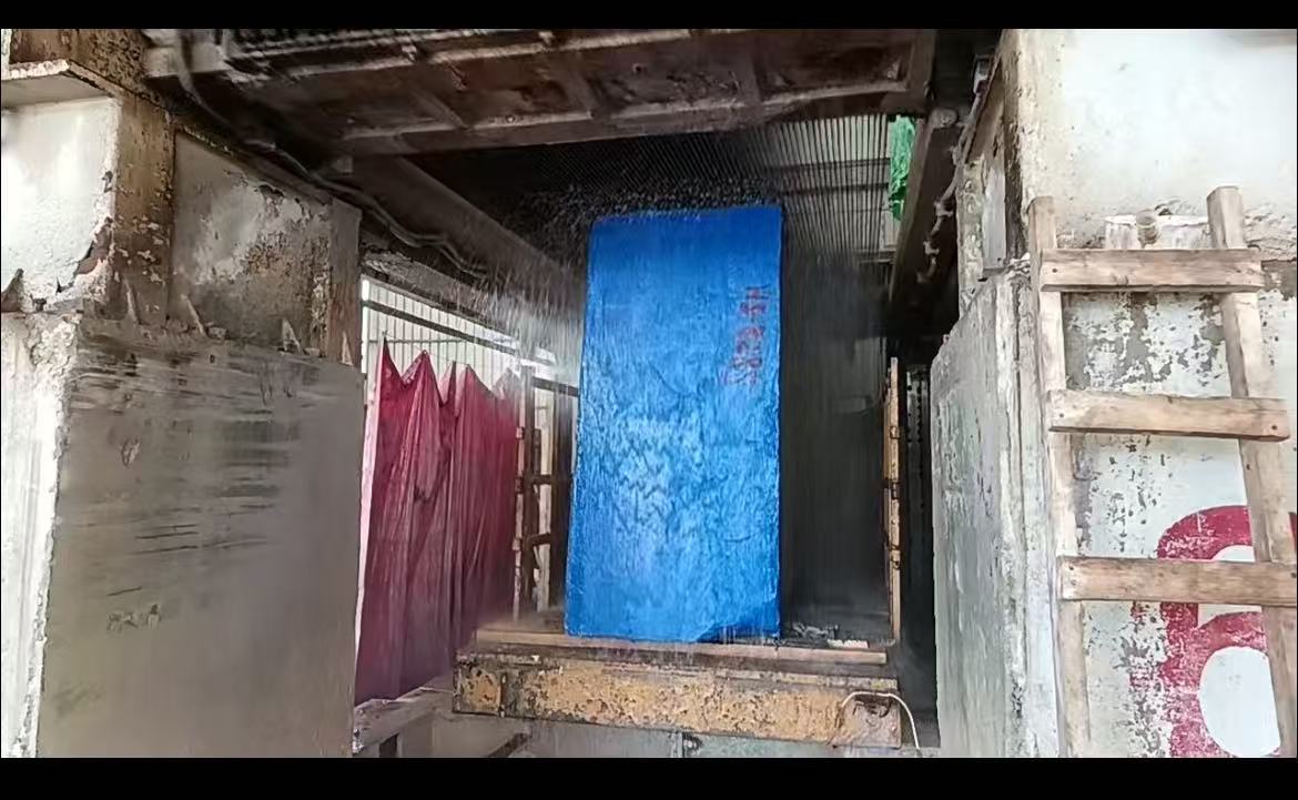 Chain saw cutting stone