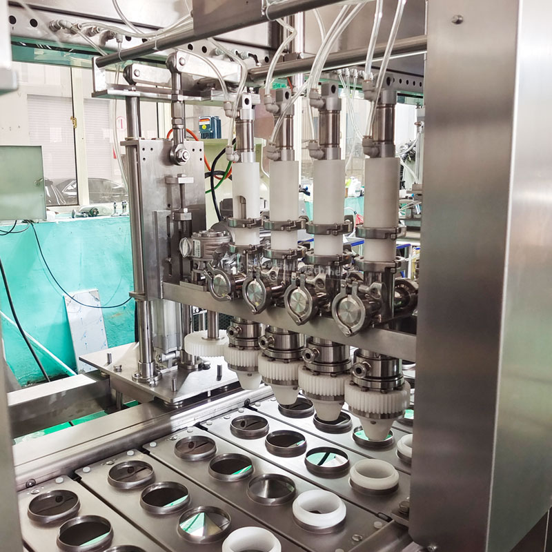 Servo ice cream filling machine for cone and cup ice cream