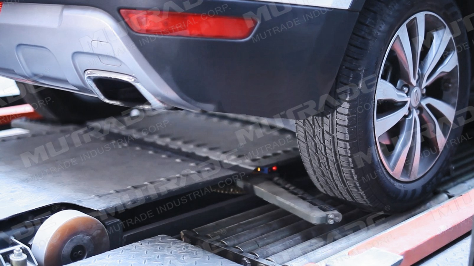 Automated shuttle parking system serving office buildings and shopping malls