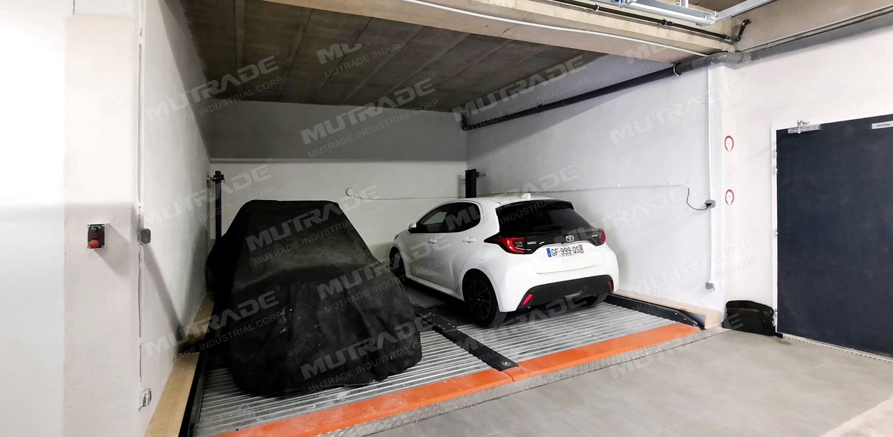 Private garage owner / residential