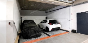 Private garage owner / residential