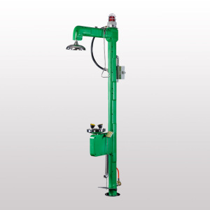 Electric heat tracing shower and eyewash