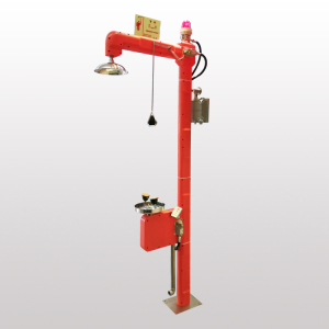 Electric heat tracing shower and eyewash