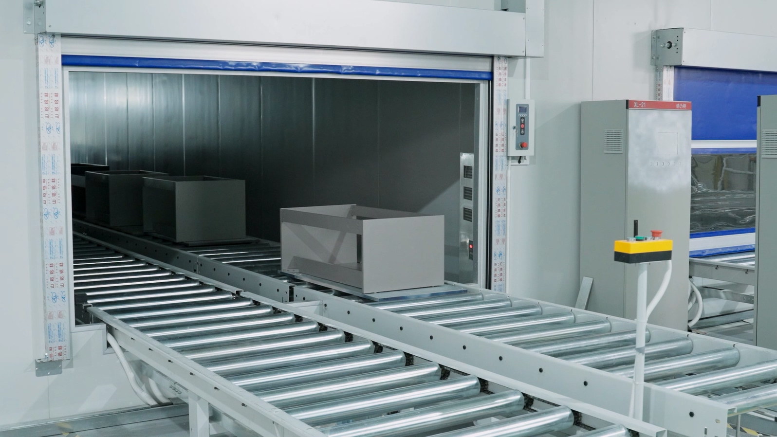 Semi-finished vanity products leaving an automatic spraying line