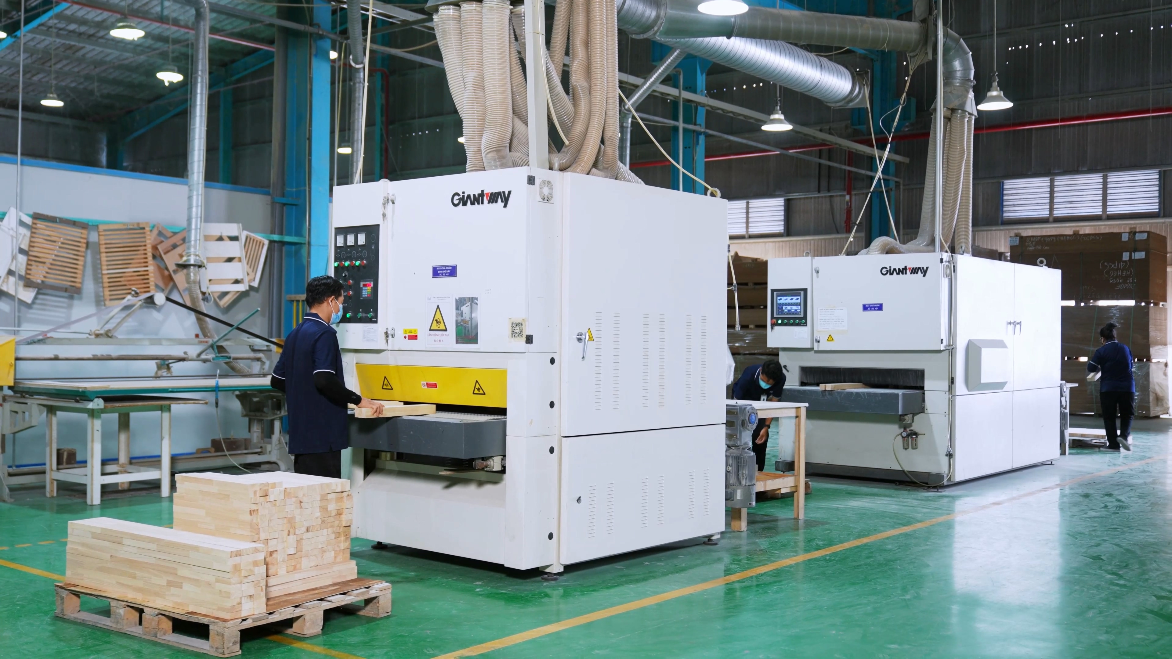 Drilling machine at SHKL bathroom vanity factory